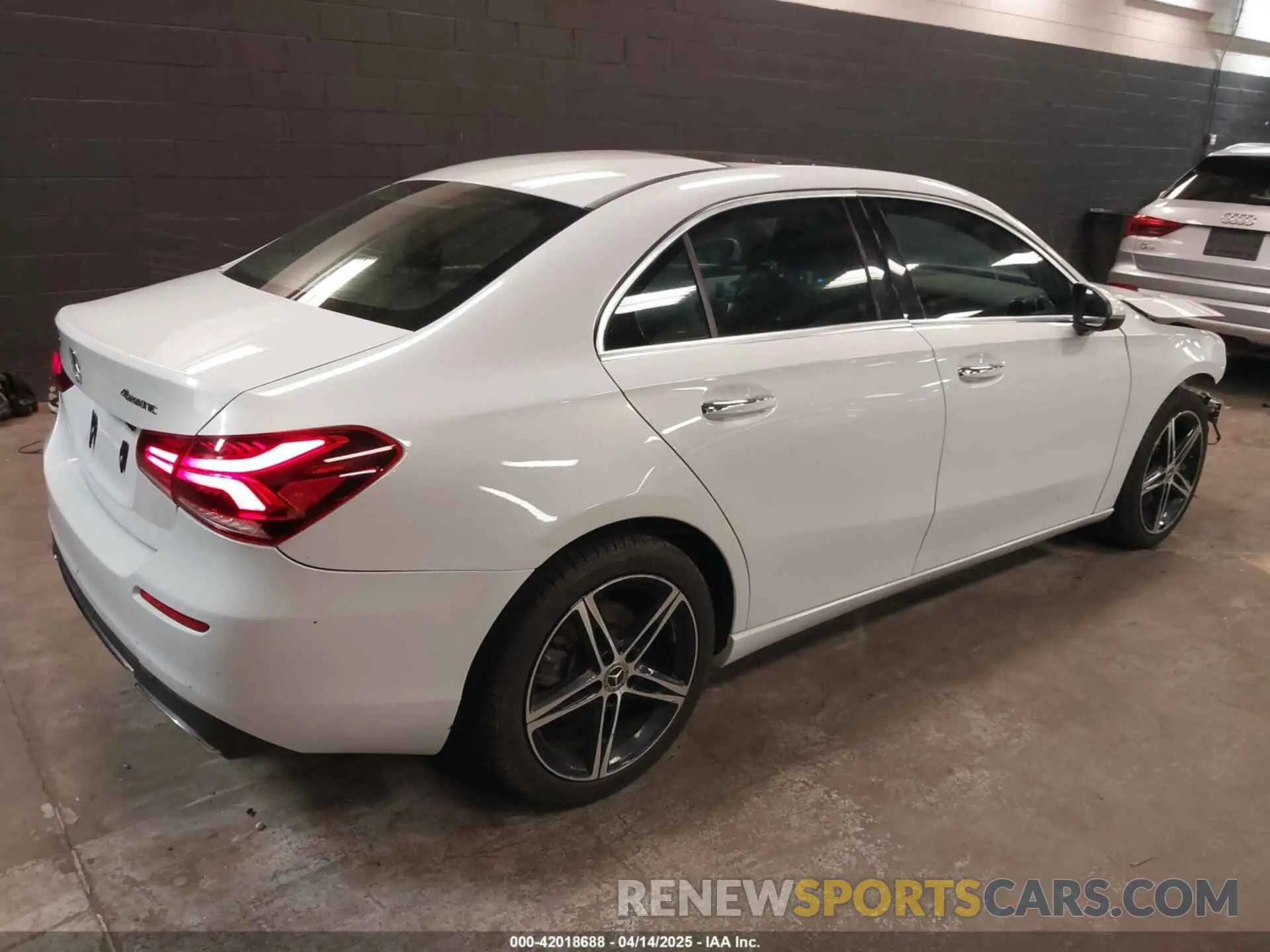 4 Photograph of a damaged car WDD3G4FB7KW022043 MERCEDES-BENZ A 220 2019