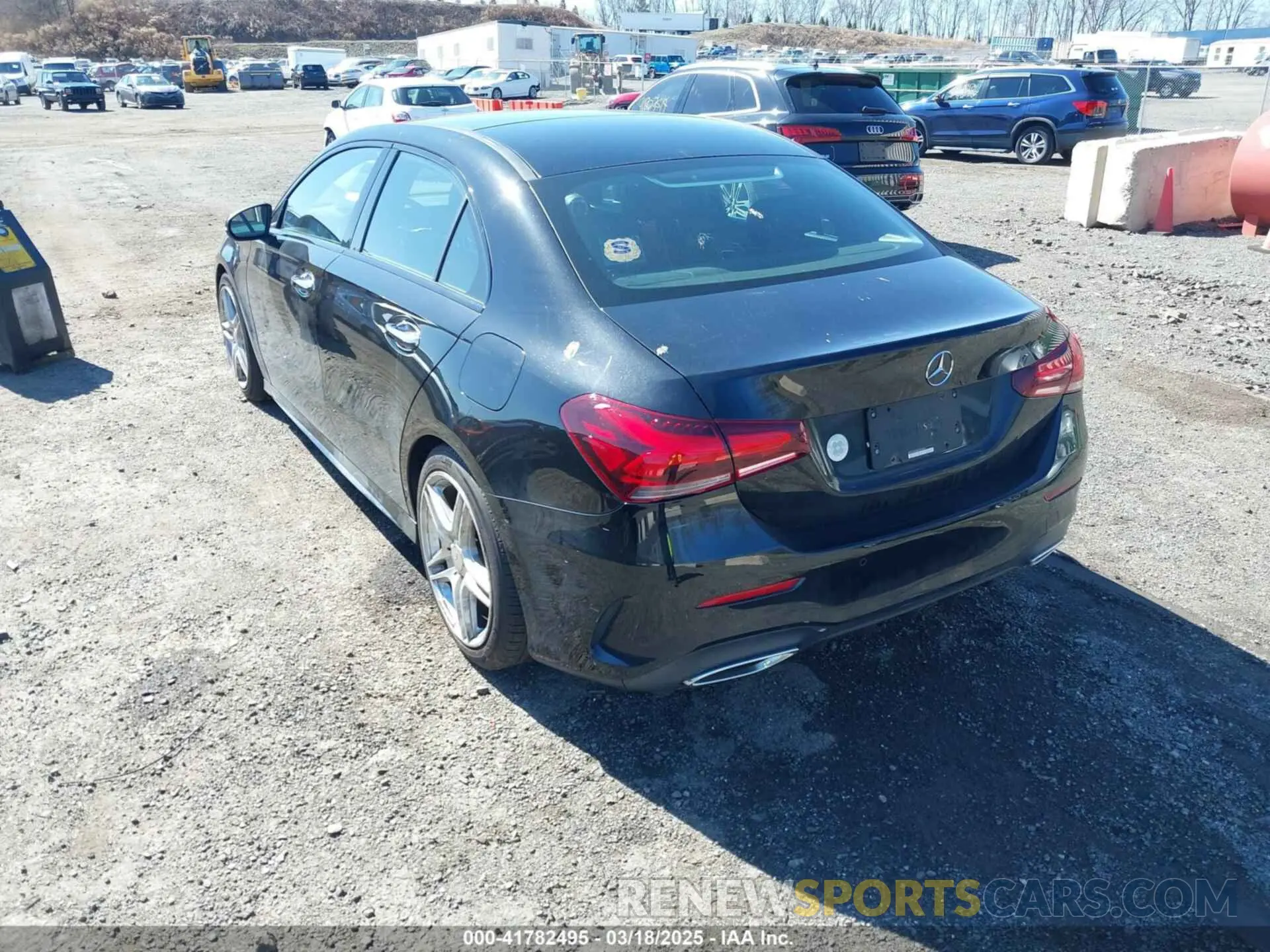 3 Photograph of a damaged car WDD3G4FB8KW006661 MERCEDES-BENZ A 220 2019