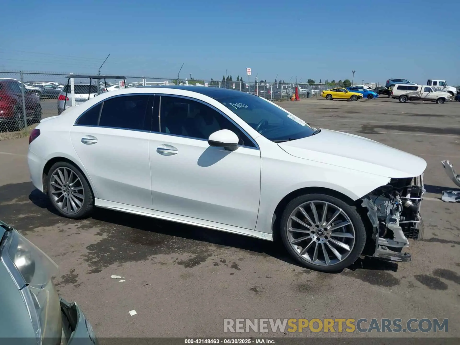 14 Photograph of a damaged car W1K3G4EB1LJ218012 MERCEDES-BENZ A 220 2020