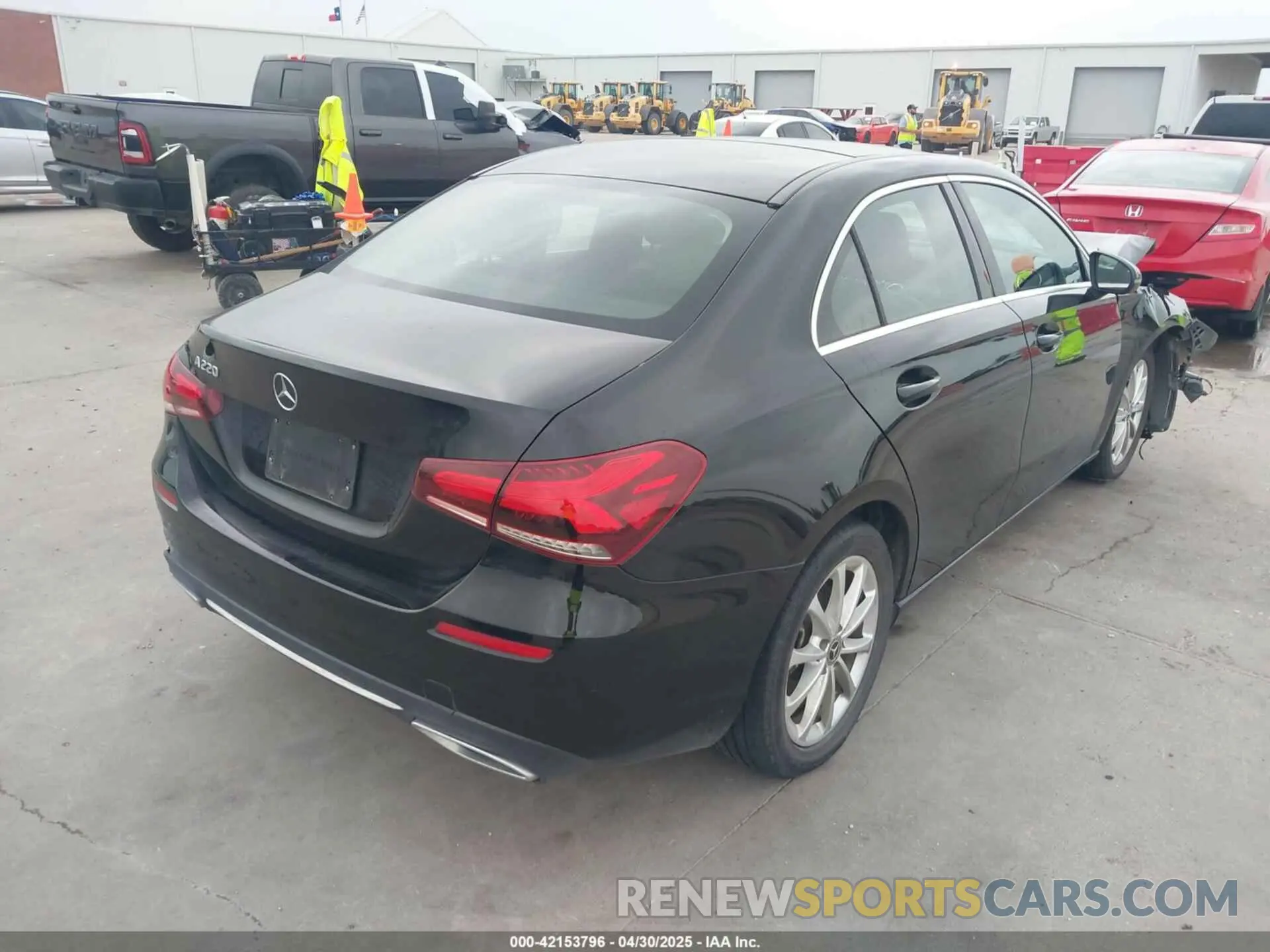 4 Photograph of a damaged car W1K3G4EB3LJ201695 MERCEDES-BENZ A 220 2020