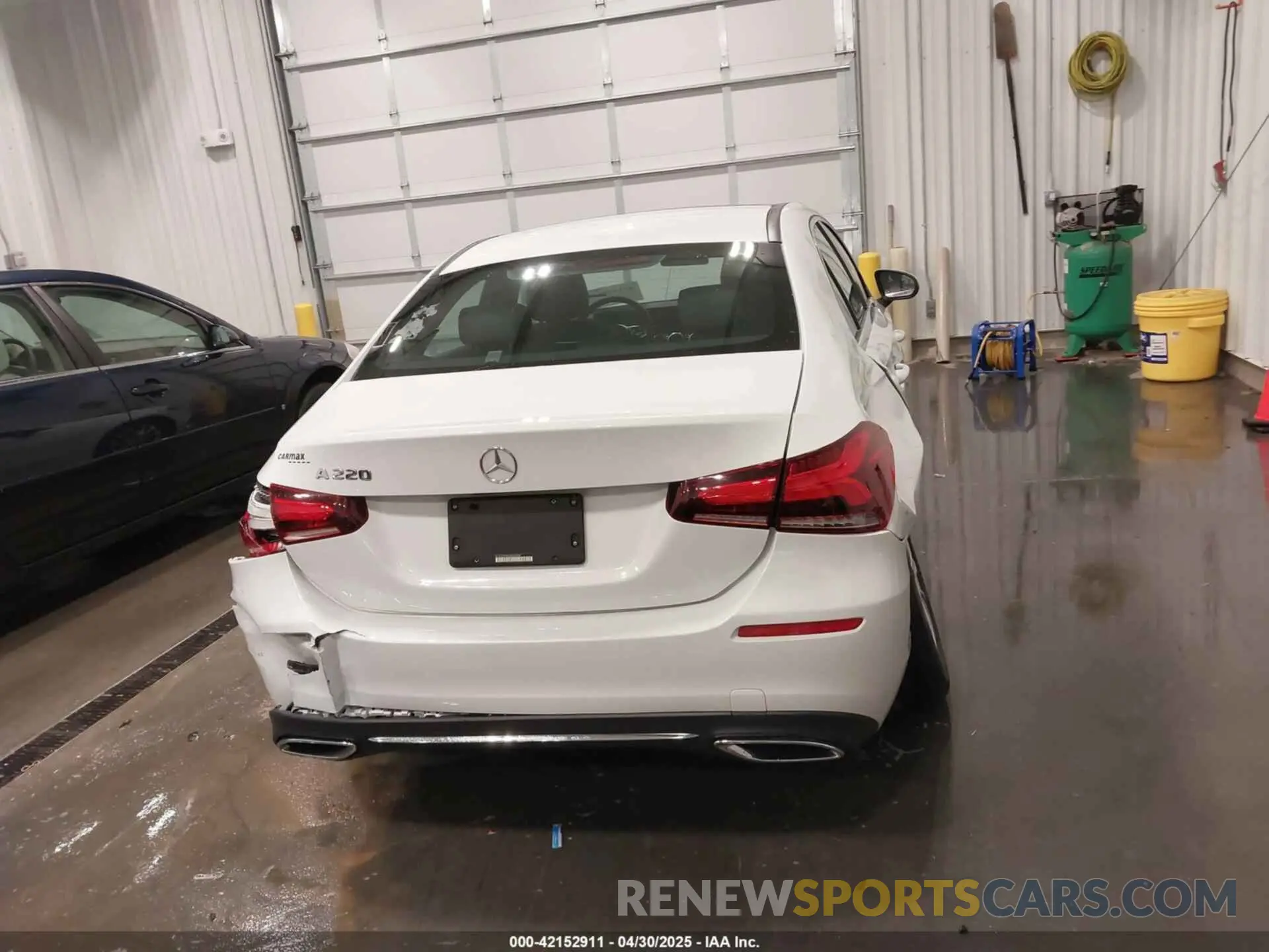 16 Photograph of a damaged car W1K3G4EB6LW044084 MERCEDES-BENZ A 220 2020