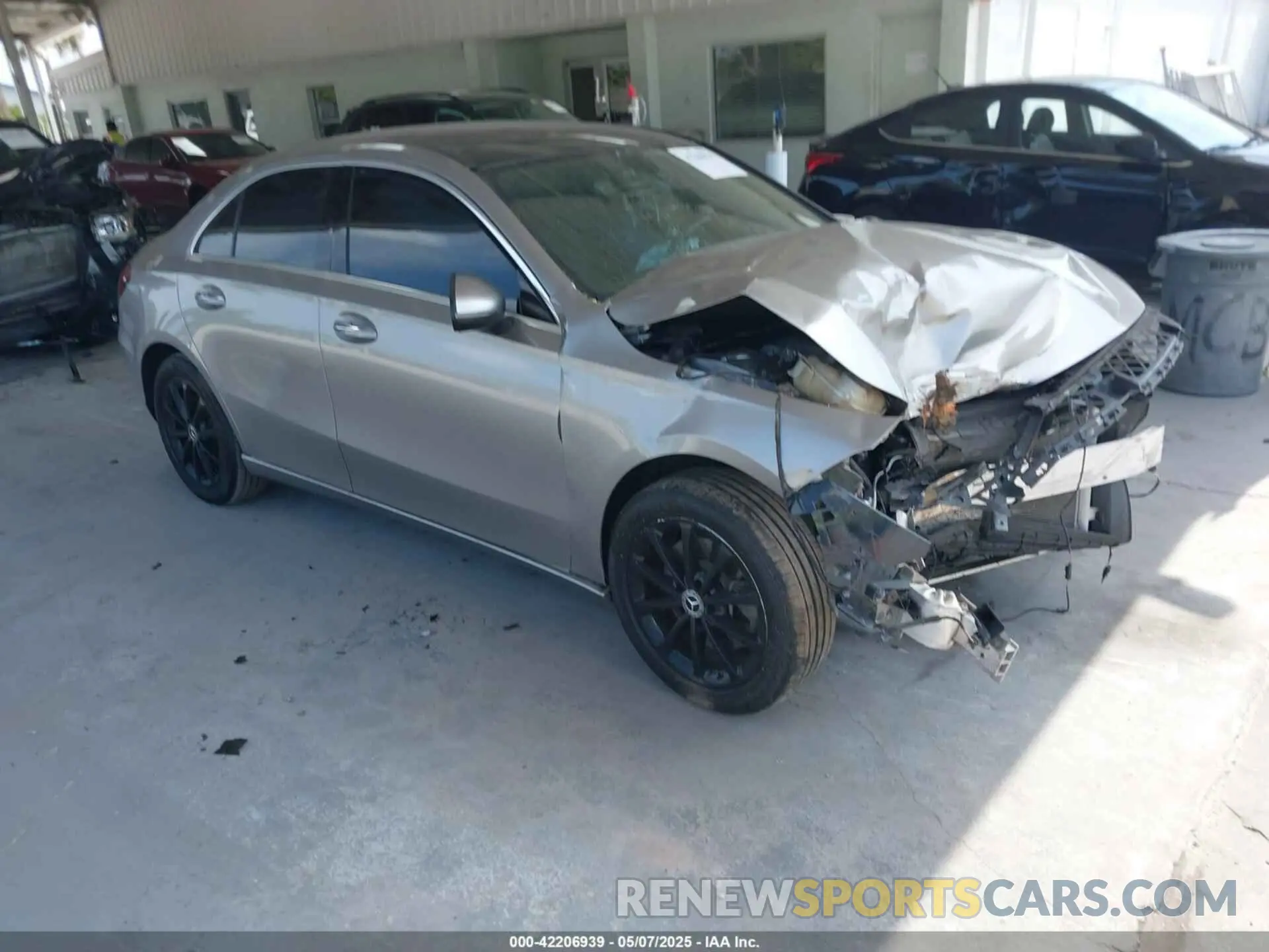 1 Photograph of a damaged car W1K3G4EB8LW045222 MERCEDES-BENZ A 220 2020