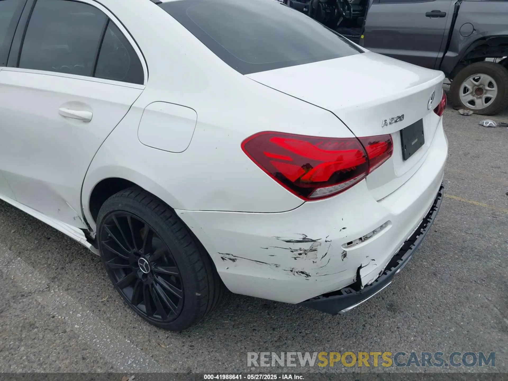6 Photograph of a damaged car W1K3G4EB9LJ204553 MERCEDES-BENZ A 220 2020