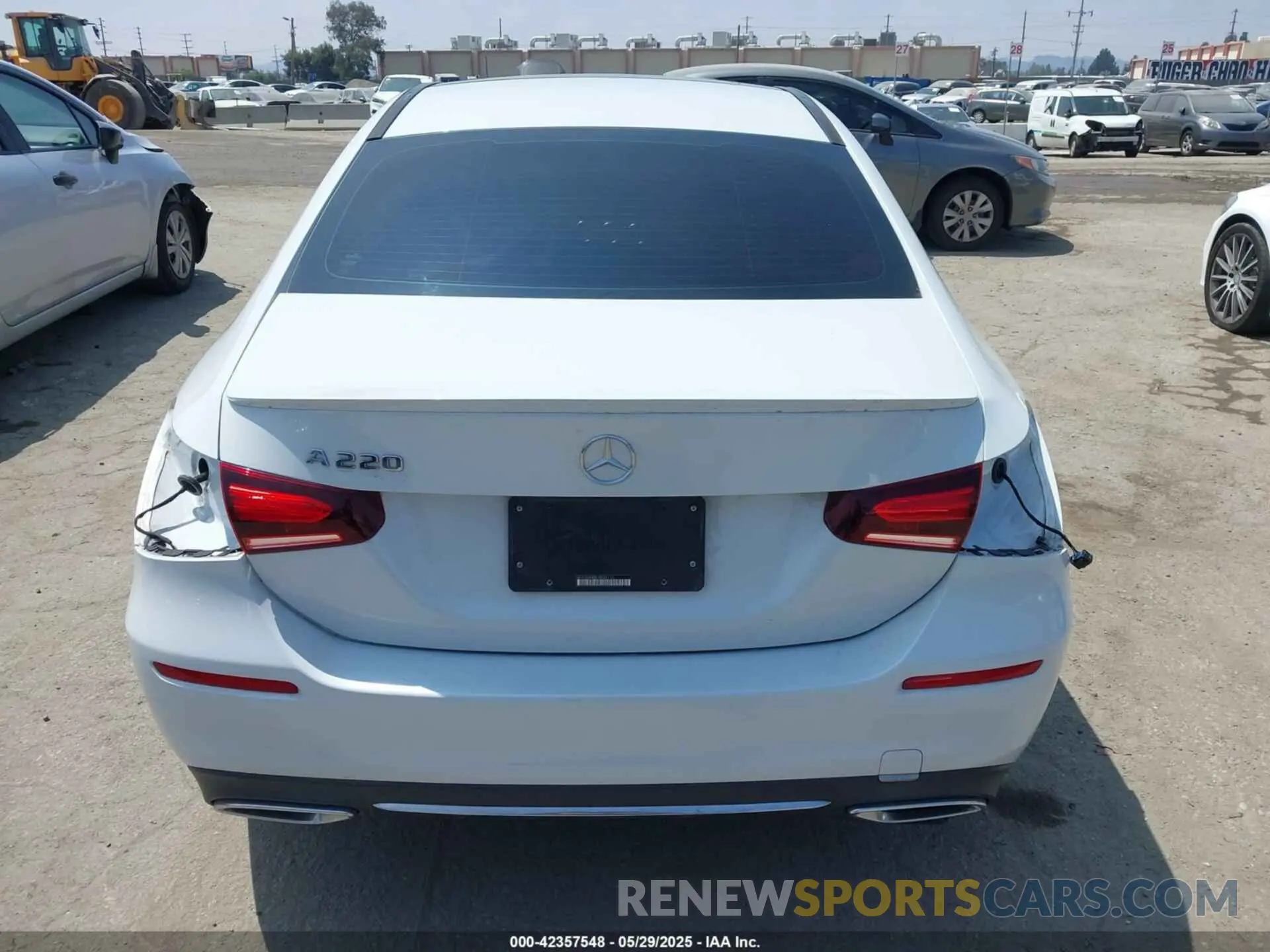 17 Photograph of a damaged car W1K3G4EB9LW044113 MERCEDES-BENZ A 220 2020