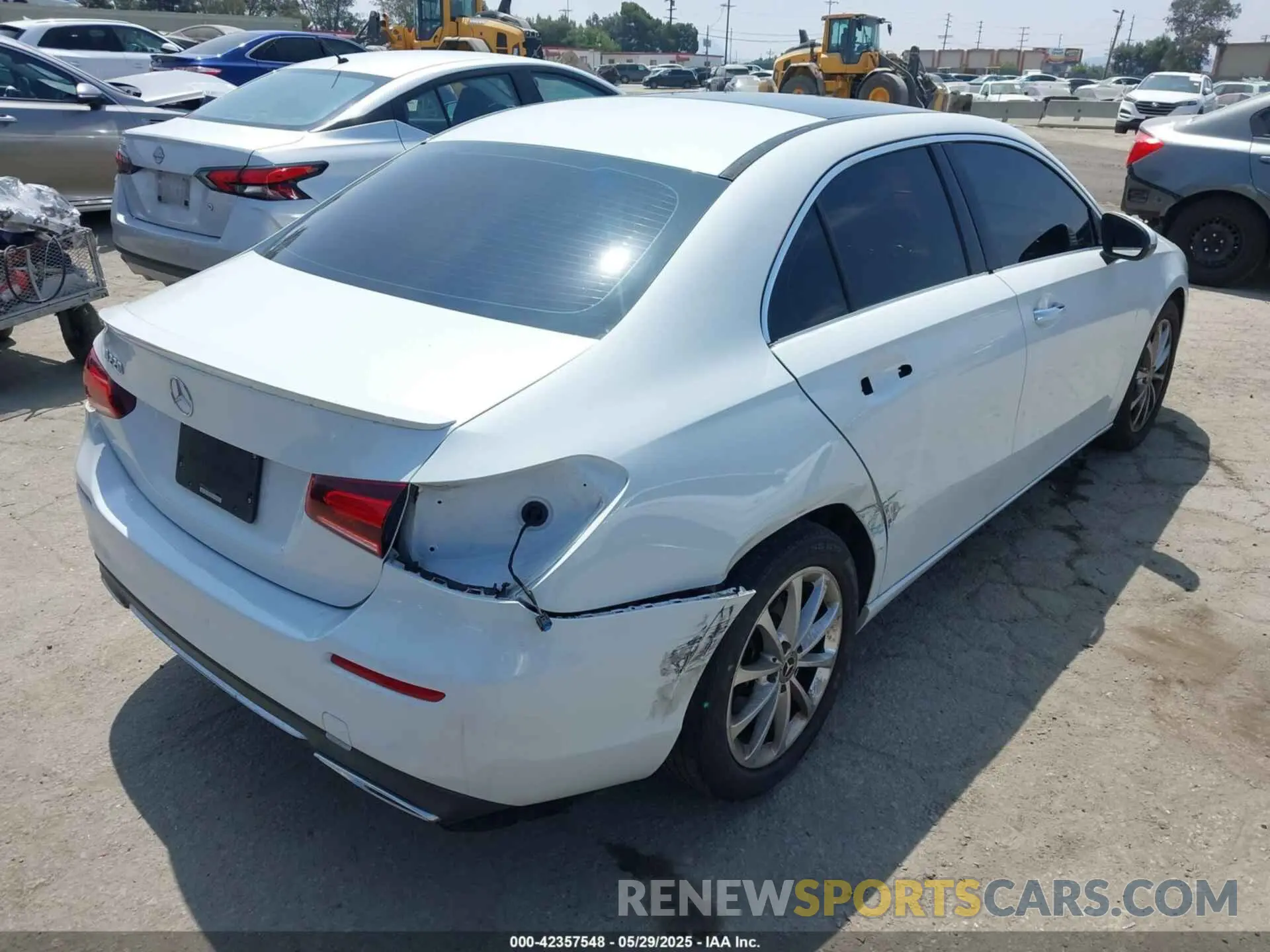 4 Photograph of a damaged car W1K3G4EB9LW044113 MERCEDES-BENZ A 220 2020