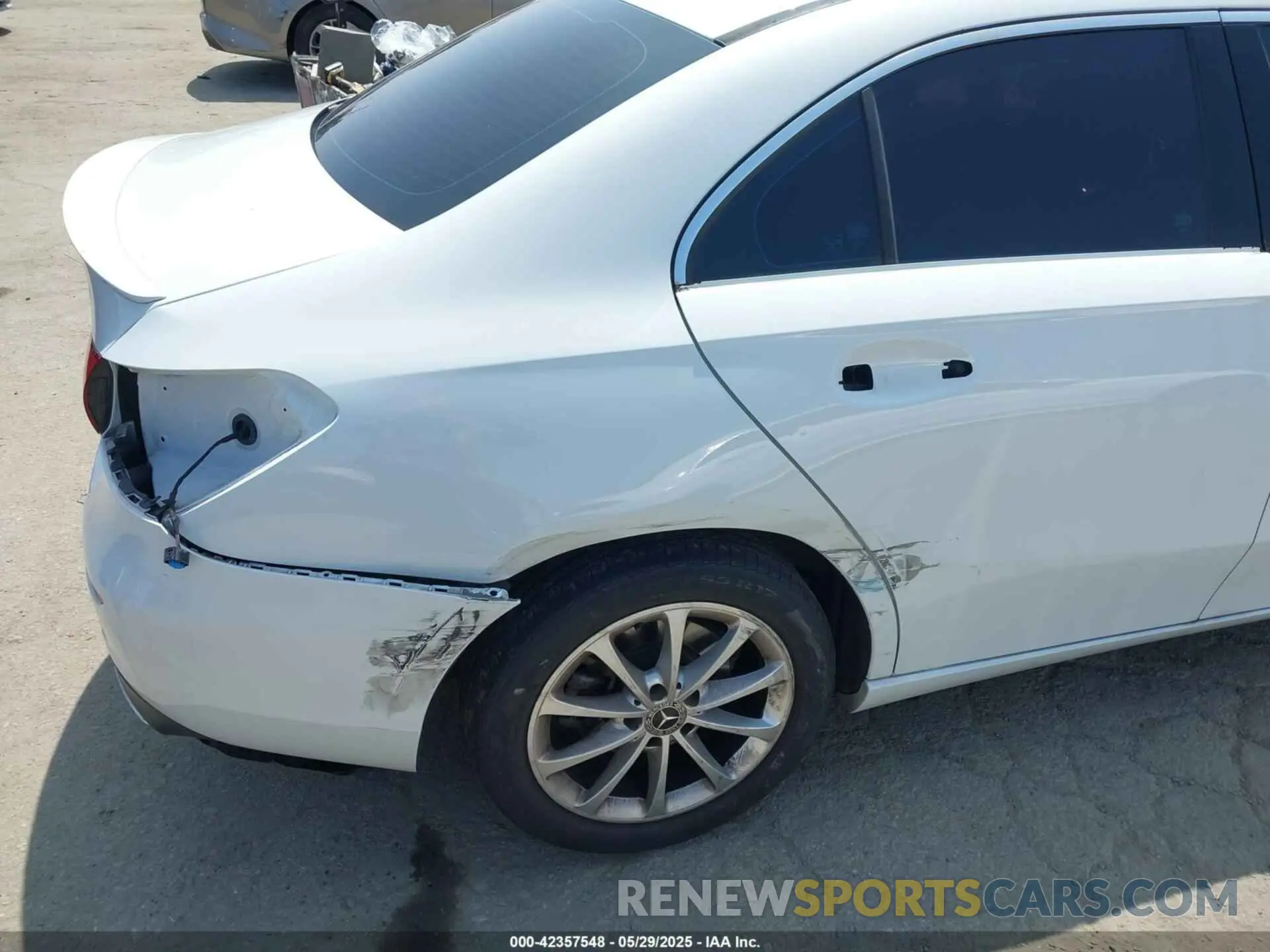 6 Photograph of a damaged car W1K3G4EB9LW044113 MERCEDES-BENZ A 220 2020