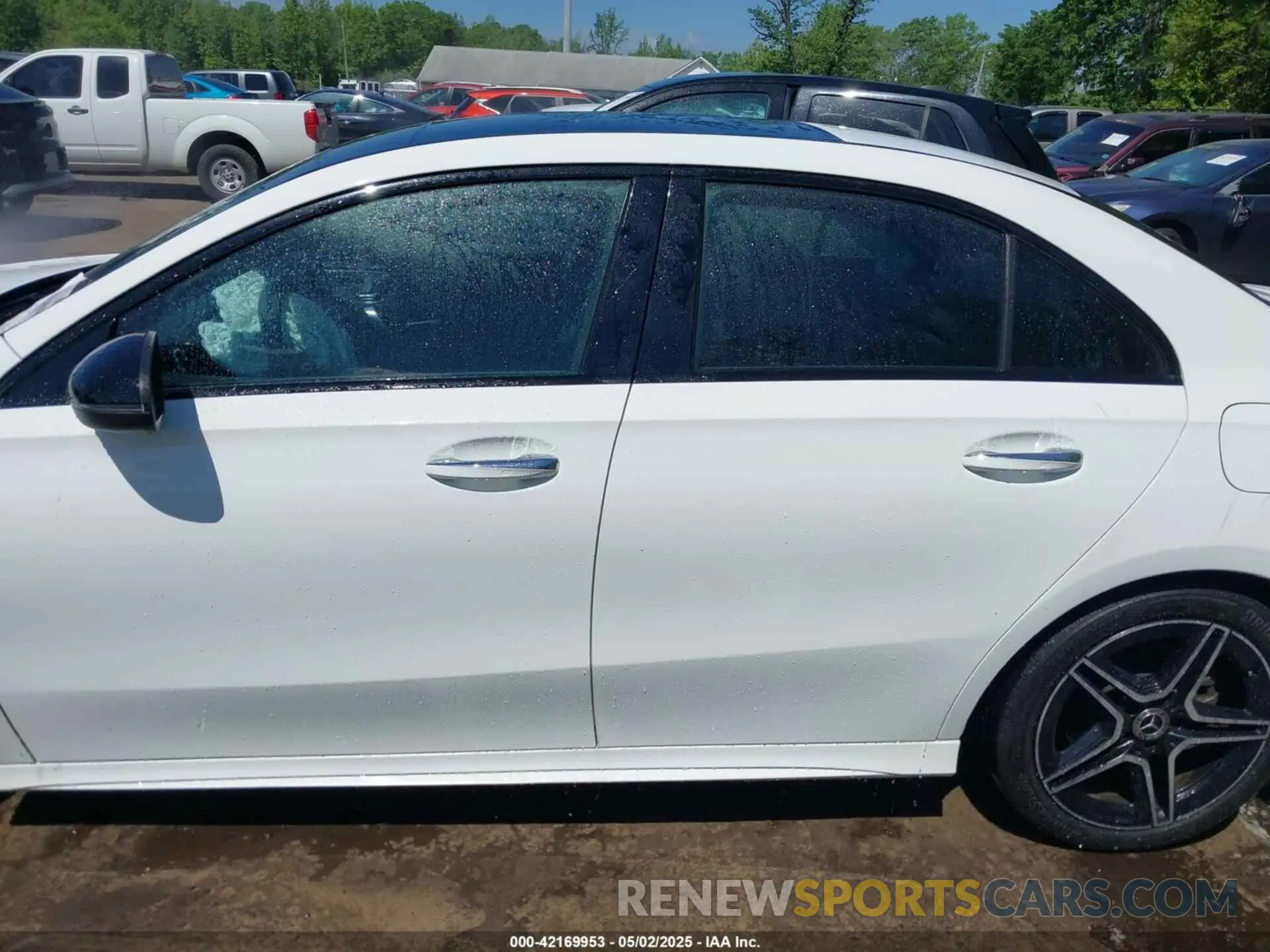 14 Photograph of a damaged car W1K3G4FB6LJ224936 MERCEDES-BENZ A 220 2020