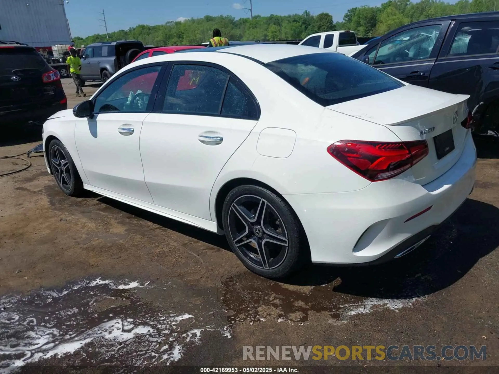3 Photograph of a damaged car W1K3G4FB6LJ224936 MERCEDES-BENZ A 220 2020