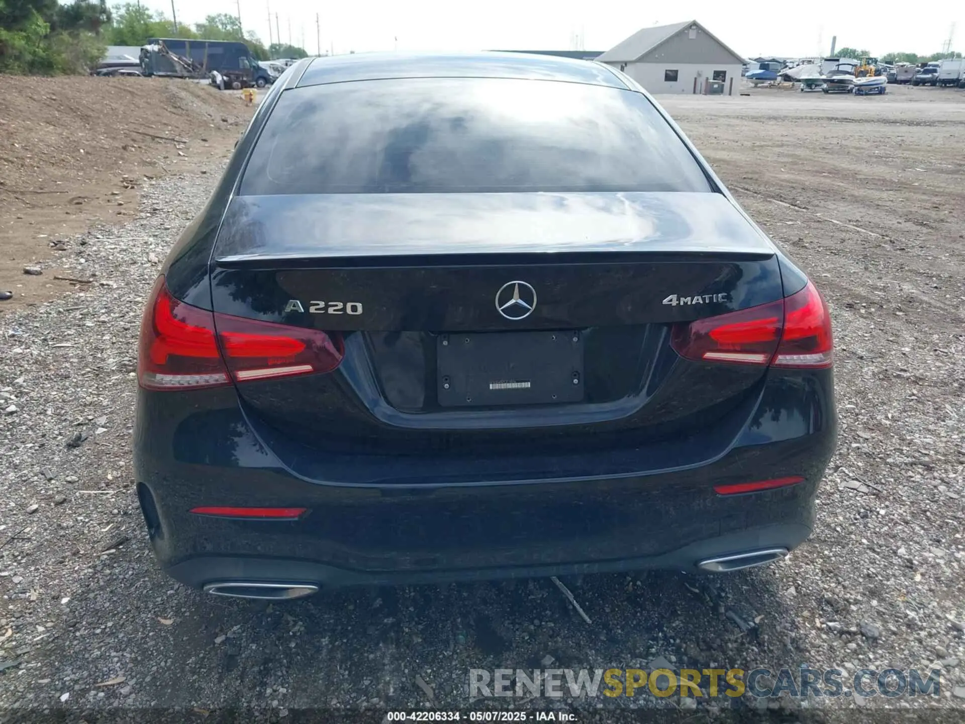 16 Photograph of a damaged car W1K3G4FB7LJ214576 MERCEDES-BENZ A 220 2020