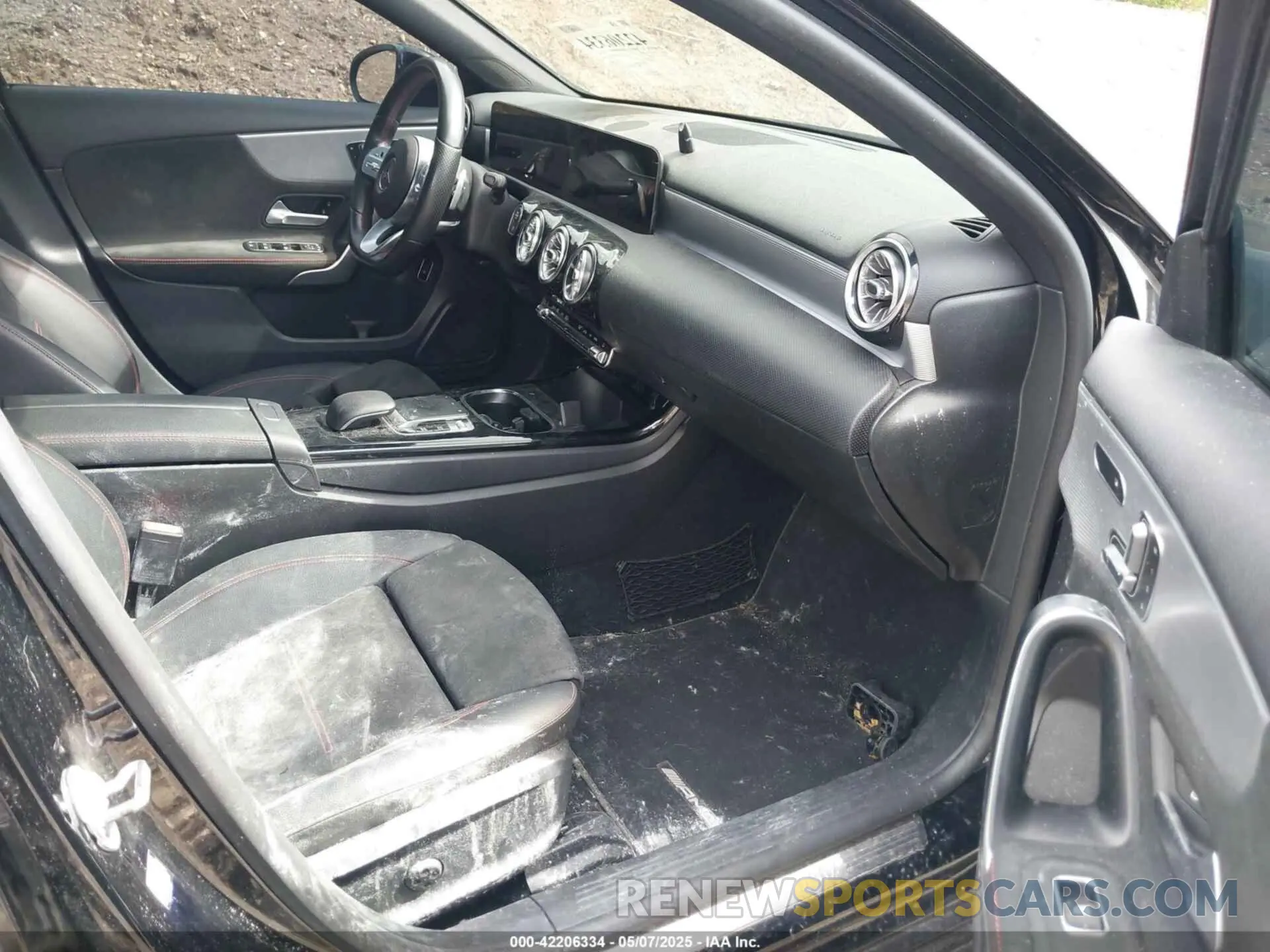 5 Photograph of a damaged car W1K3G4FB7LJ214576 MERCEDES-BENZ A 220 2020