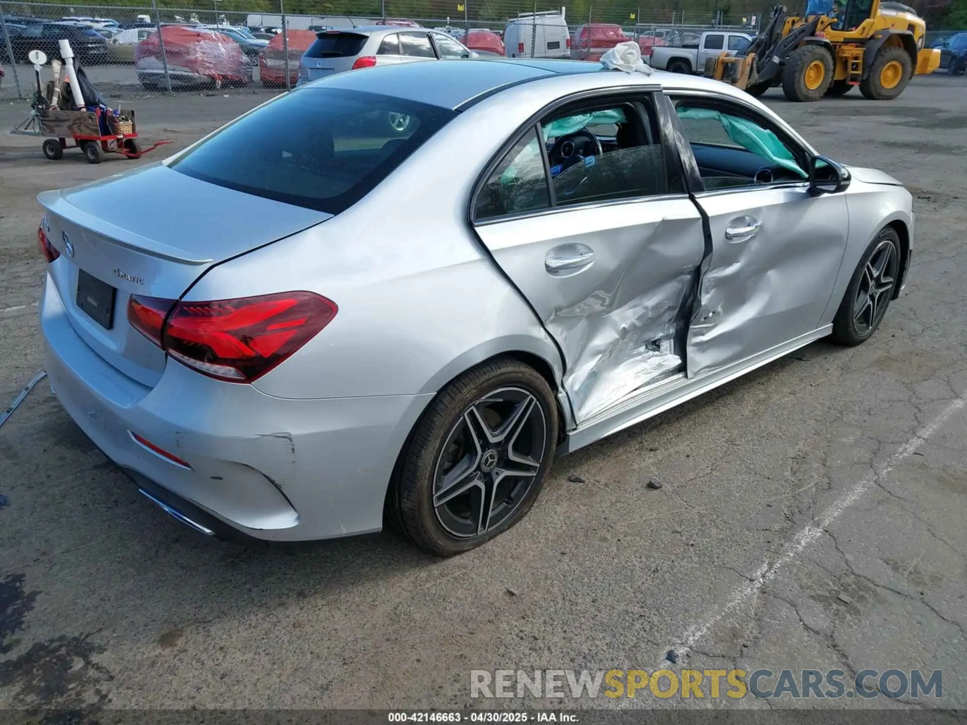 4 Photograph of a damaged car W1K3G4FB8LJ234030 MERCEDES-BENZ A 220 2020