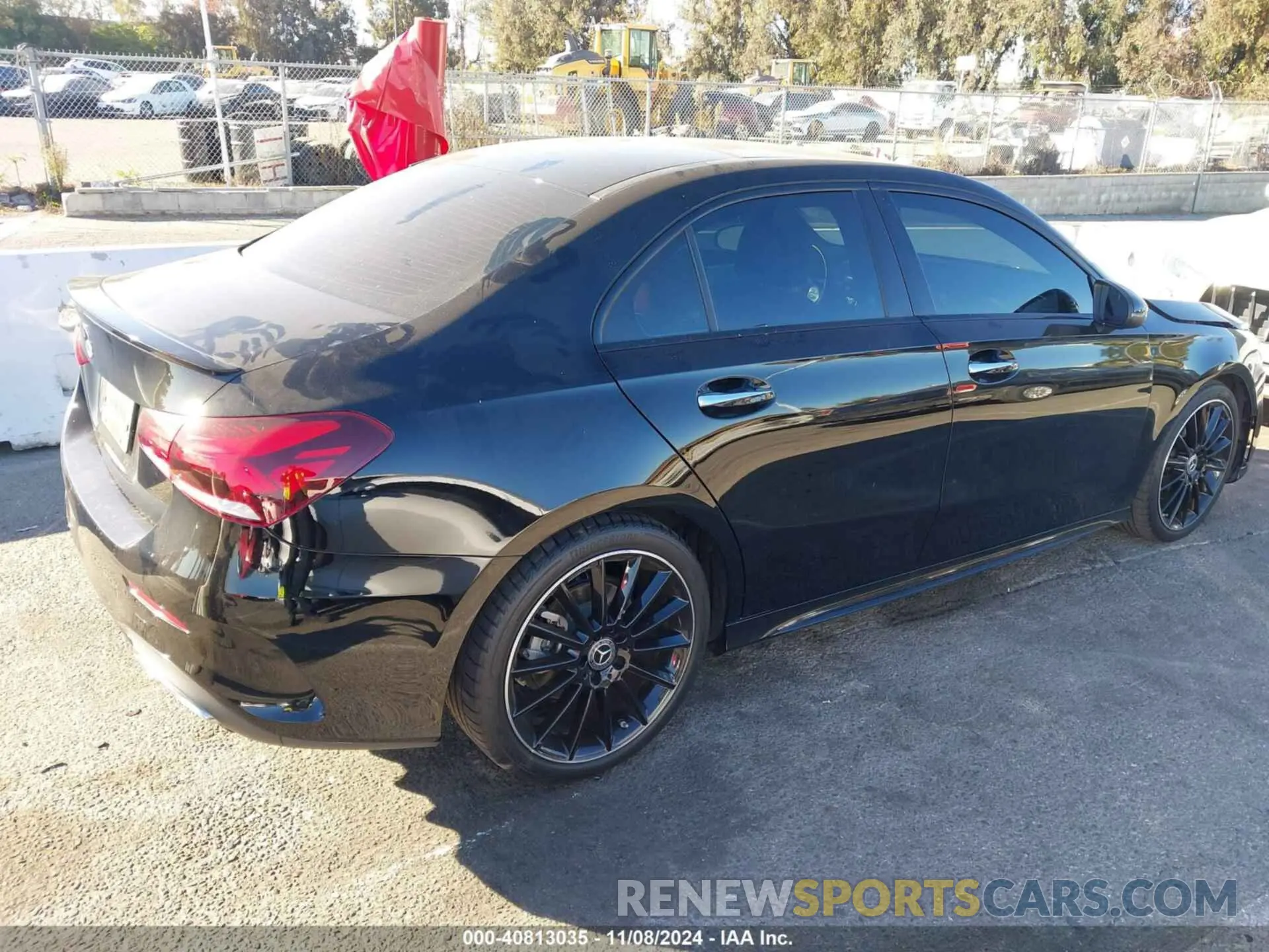 4 Photograph of a damaged car W1K3G4EB1MJ264036 MERCEDES-BENZ A 220 2021