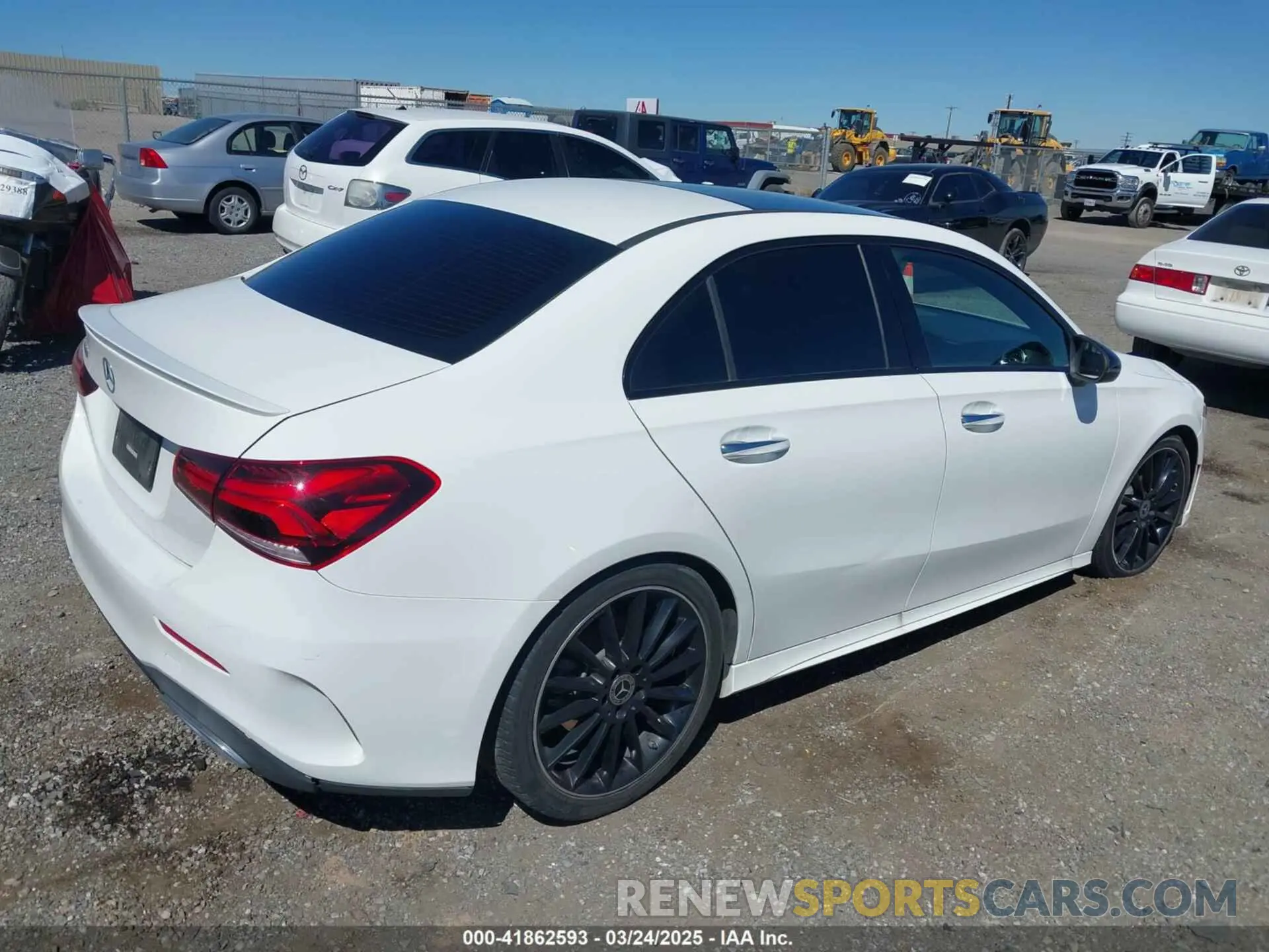 4 Photograph of a damaged car W1K3G4EB5MJ271412 MERCEDES-BENZ A 220 2021