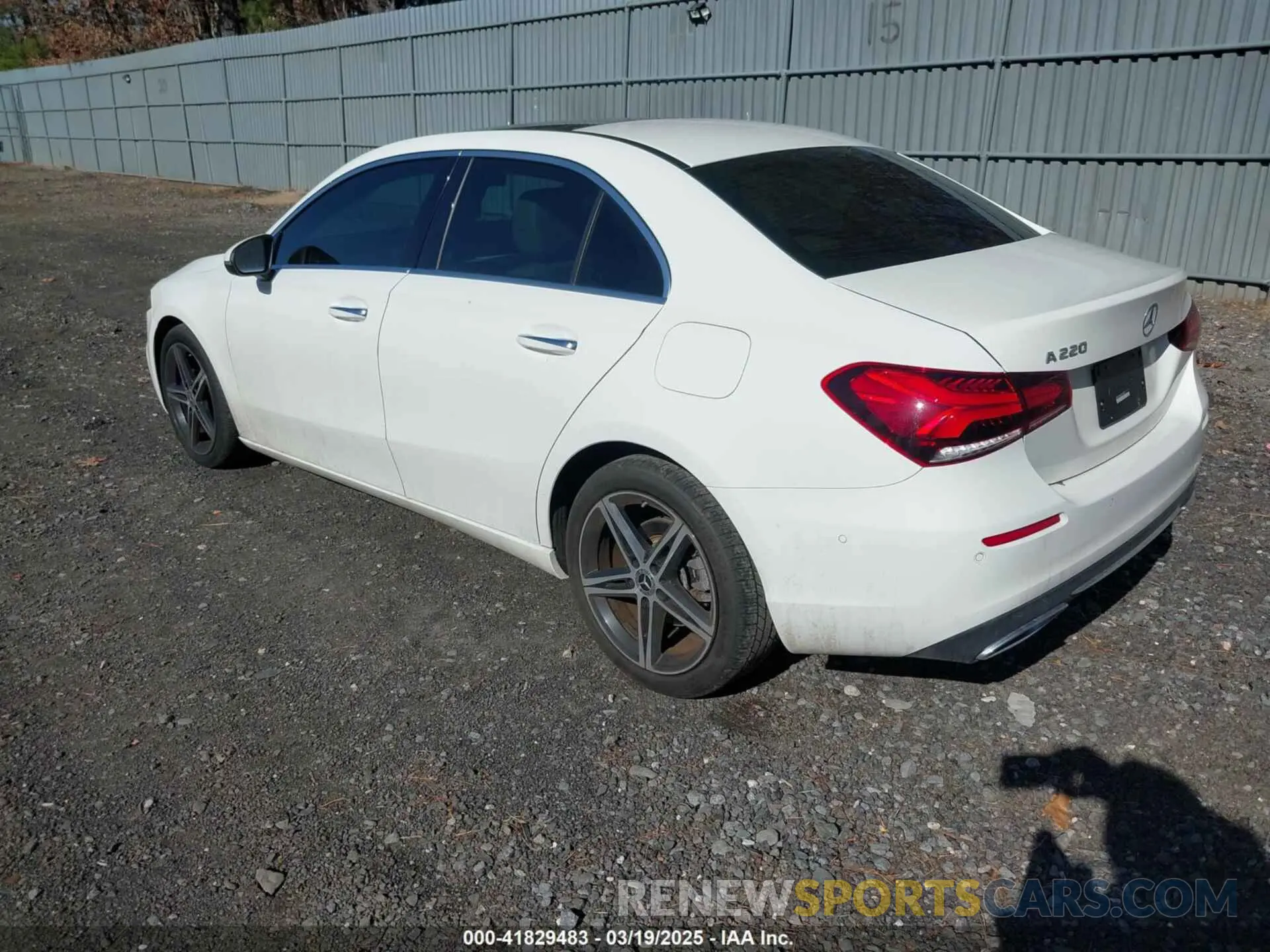 3 Photograph of a damaged car W1K3G4EB6MJ268857 MERCEDES-BENZ A 220 2021