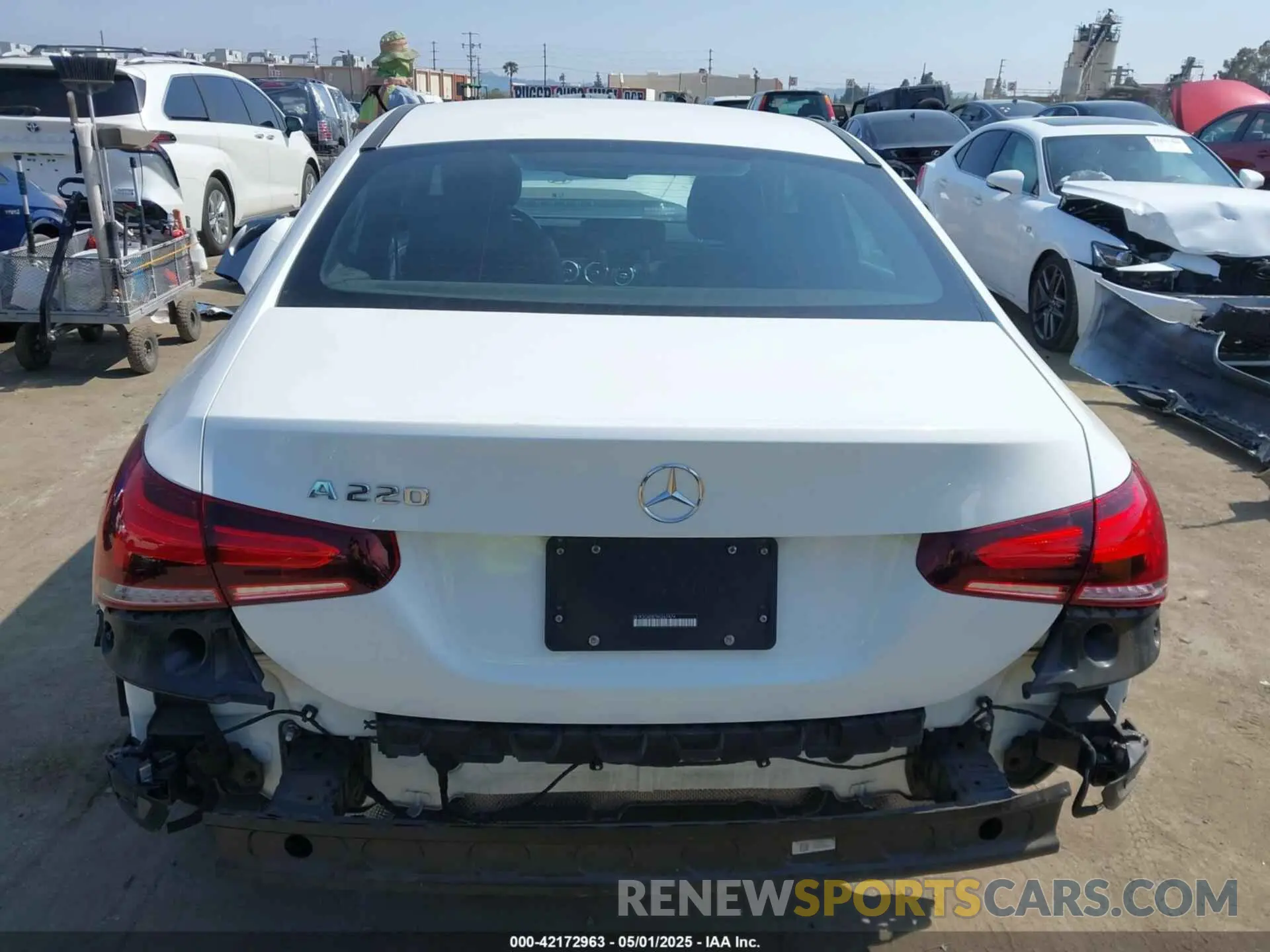 17 Photograph of a damaged car W1K3G4EB7MJ267474 MERCEDES-BENZ A 220 2021