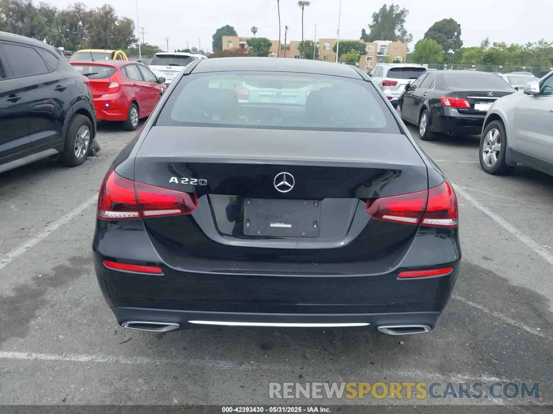 16 Photograph of a damaged car W1K3G4EB8MJ270285 MERCEDES-BENZ A 220 2021