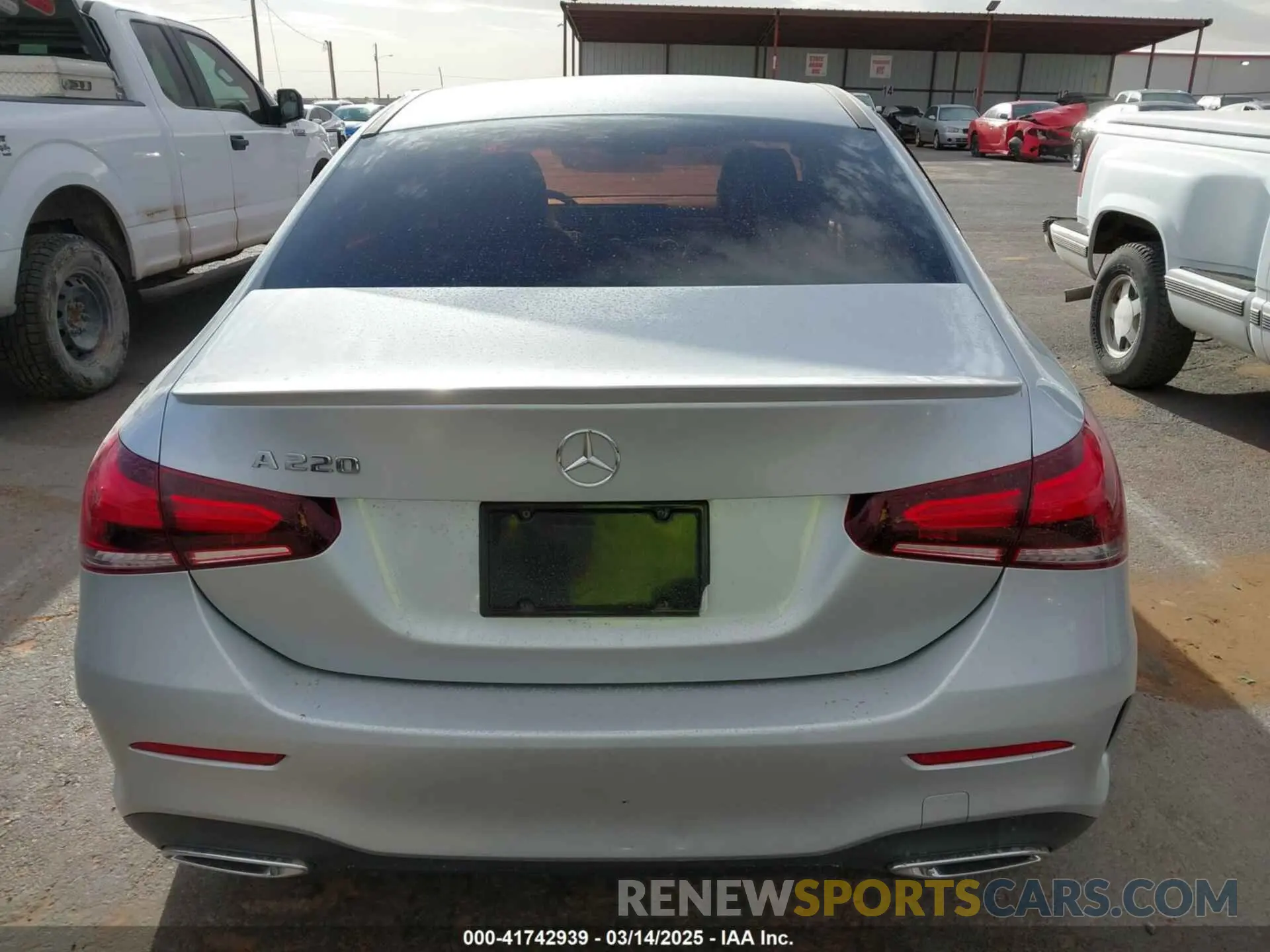 16 Photograph of a damaged car W1K3G4EB9MJ269341 MERCEDES-BENZ A 220 2021