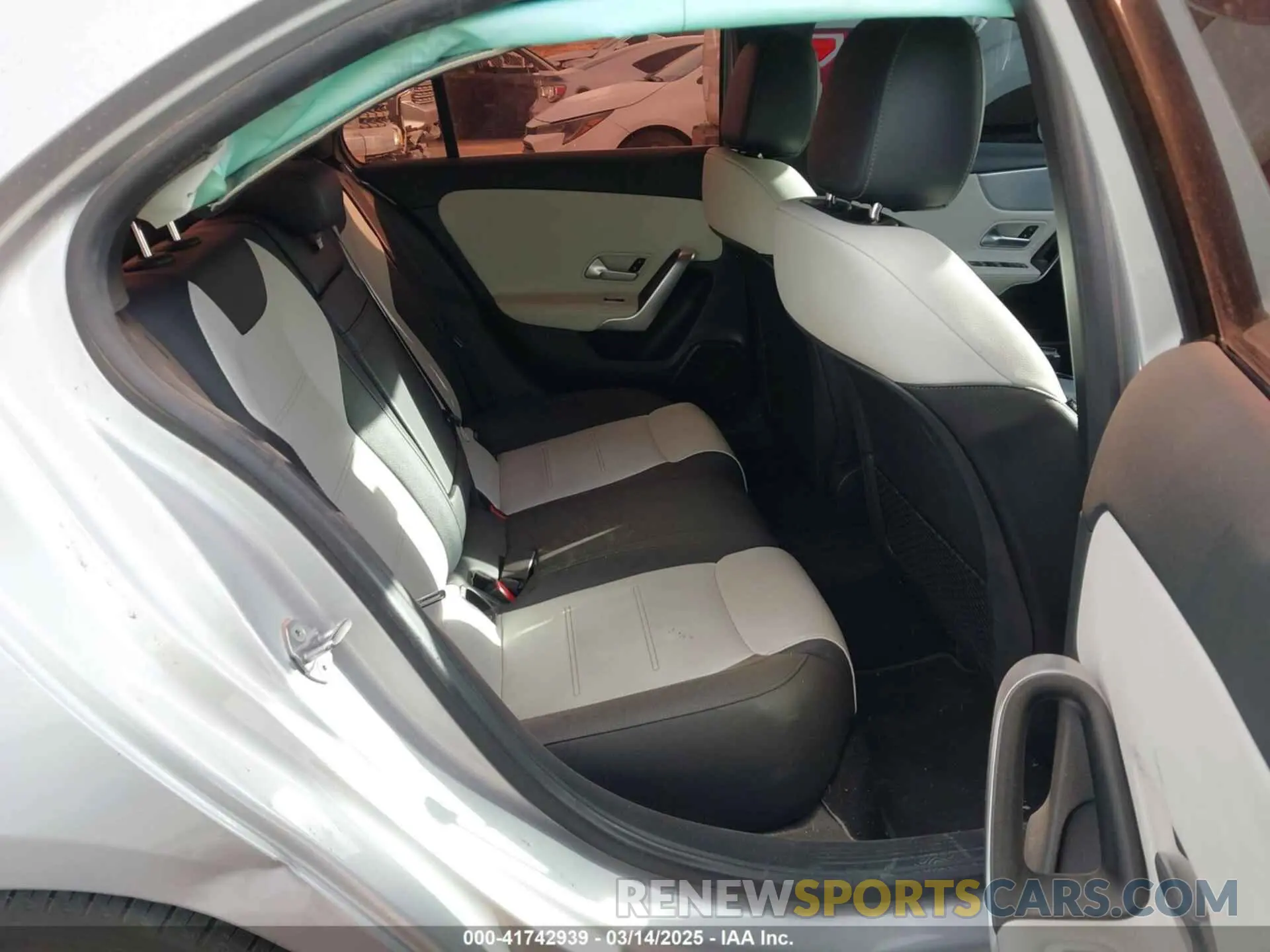 8 Photograph of a damaged car W1K3G4EB9MJ269341 MERCEDES-BENZ A 220 2021