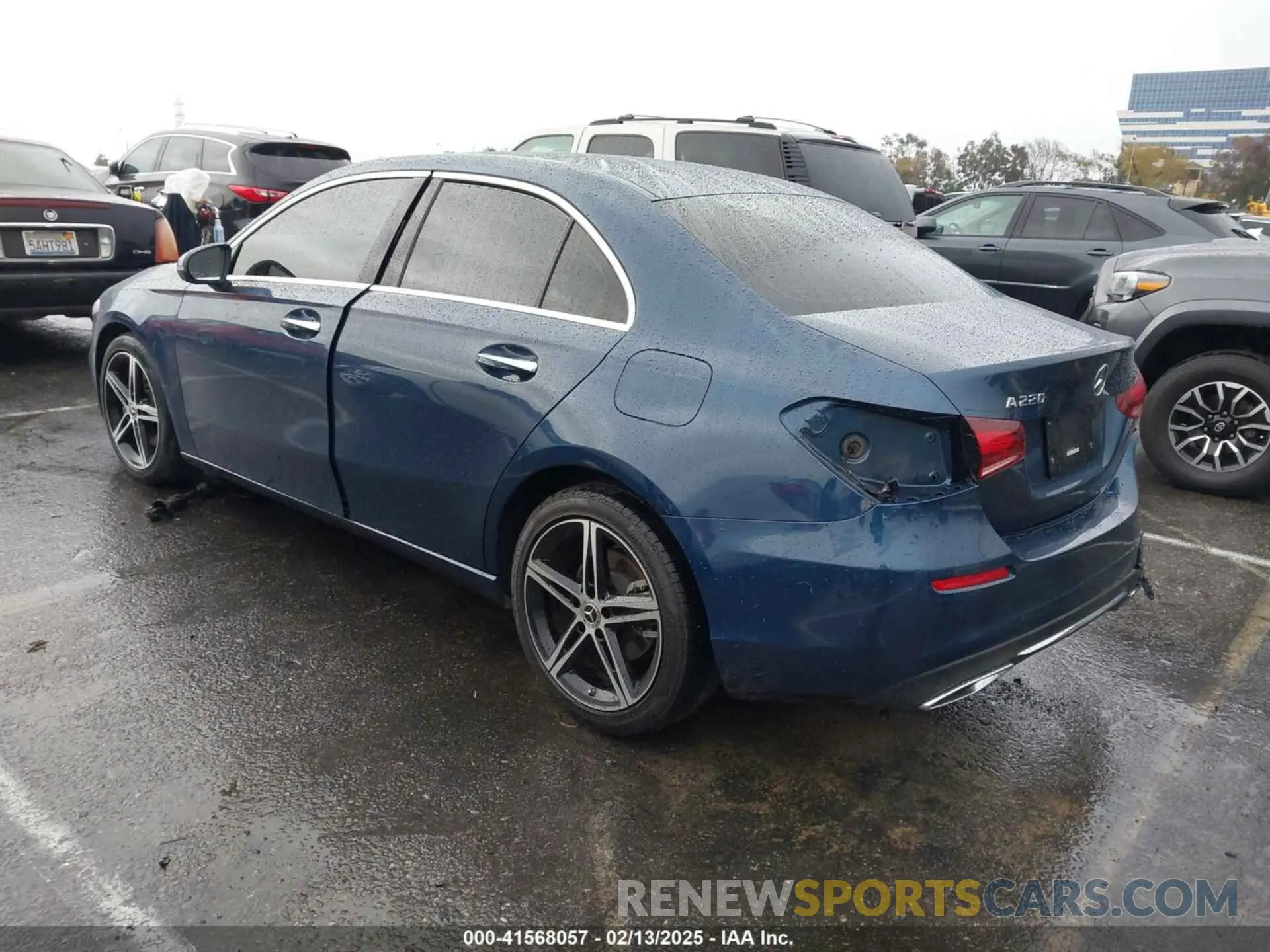 3 Photograph of a damaged car W1K3G4EB9MJ272143 MERCEDES-BENZ A 220 2021