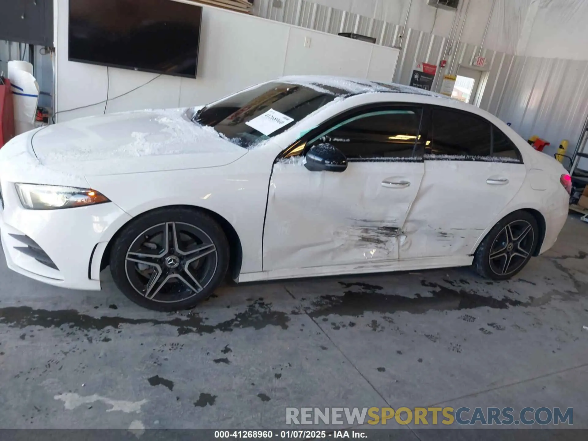 14 Photograph of a damaged car W1K3G4FB3MJ273044 MERCEDES-BENZ A 220 2021