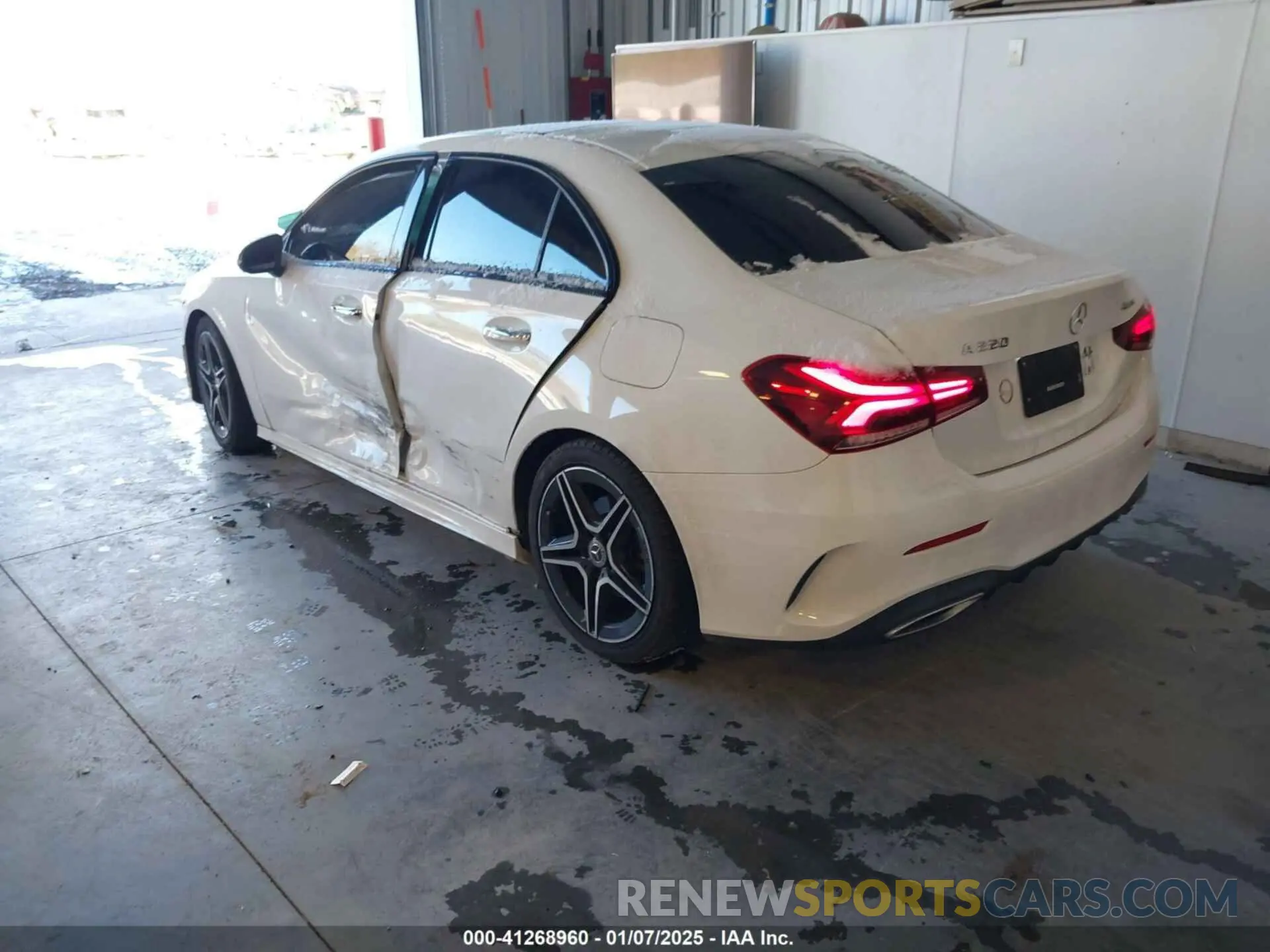 3 Photograph of a damaged car W1K3G4FB3MJ273044 MERCEDES-BENZ A 220 2021