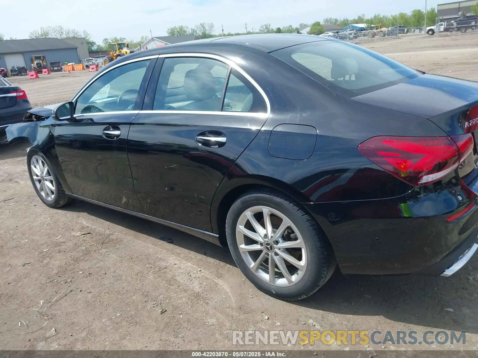 15 Photograph of a damaged car W1K3G4FB3MJ274131 MERCEDES-BENZ A 220 2021