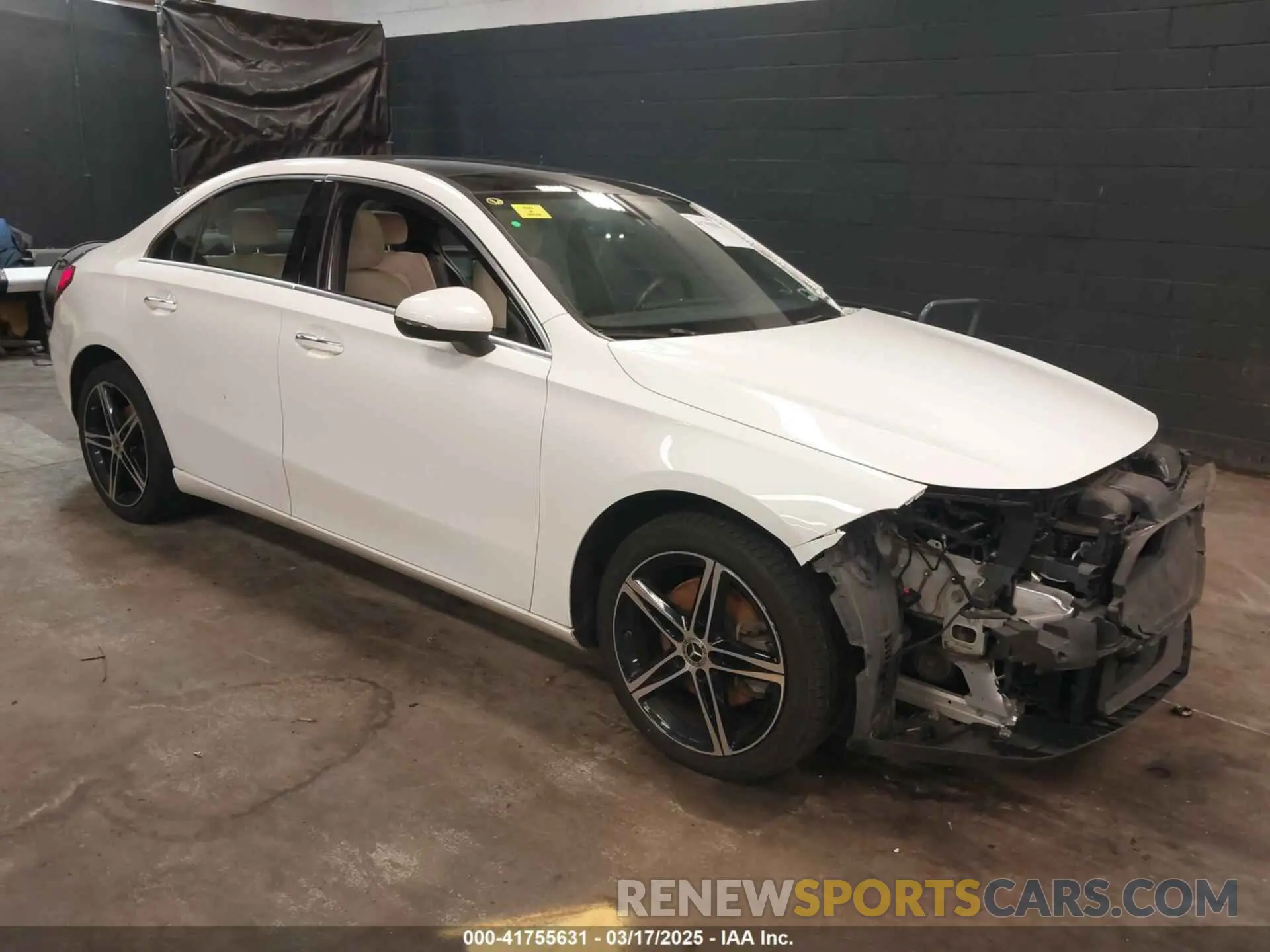 1 Photograph of a damaged car W1K3G4FB4MJ305001 MERCEDES-BENZ A 220 2021
