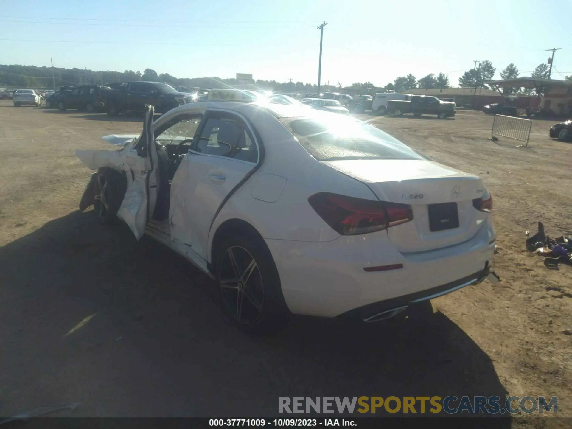 3 Photograph of a damaged car W1K3G4FB6MJ280456 MERCEDES-BENZ A 220 2021