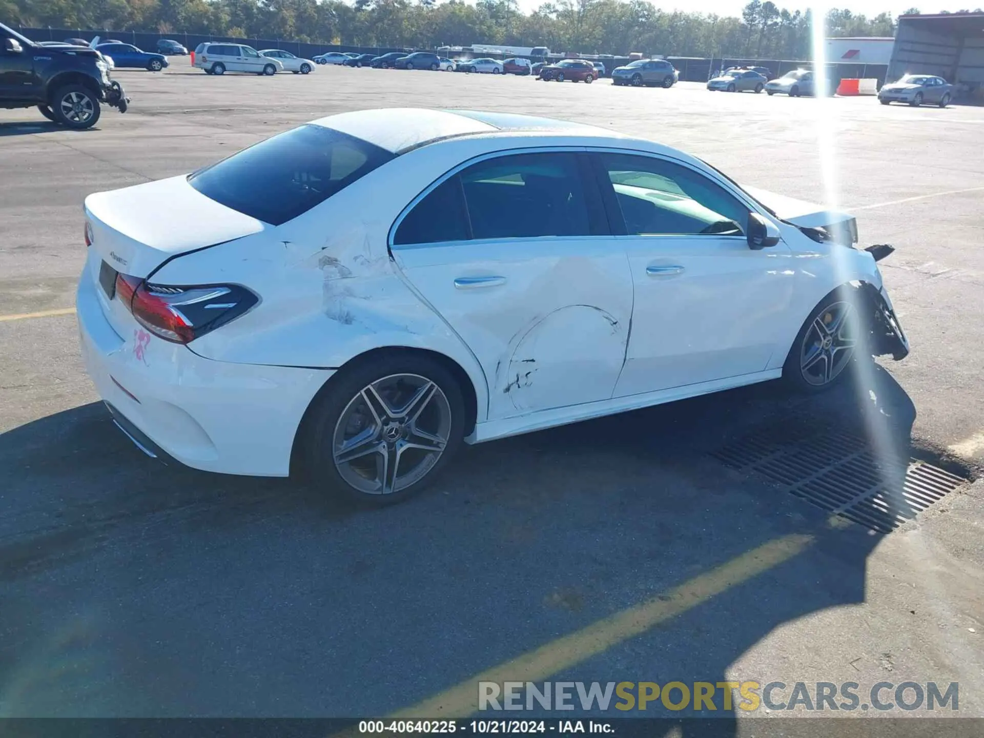 4 Photograph of a damaged car W1K3G4FB8MJ258619 MERCEDES-BENZ A 220 2021