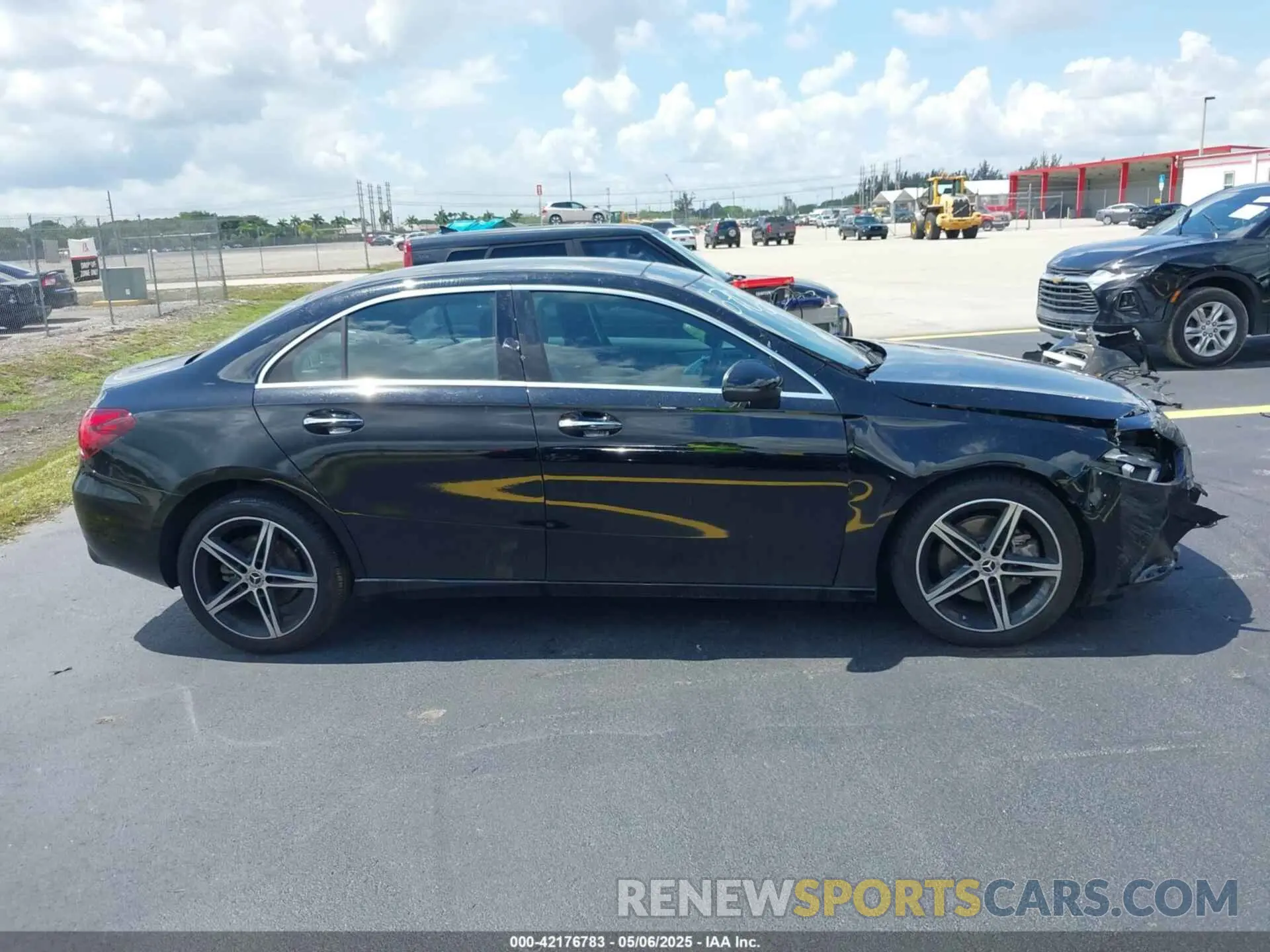 13 Photograph of a damaged car W1K3G4EB0NJ356708 MERCEDES-BENZ A 220 2022