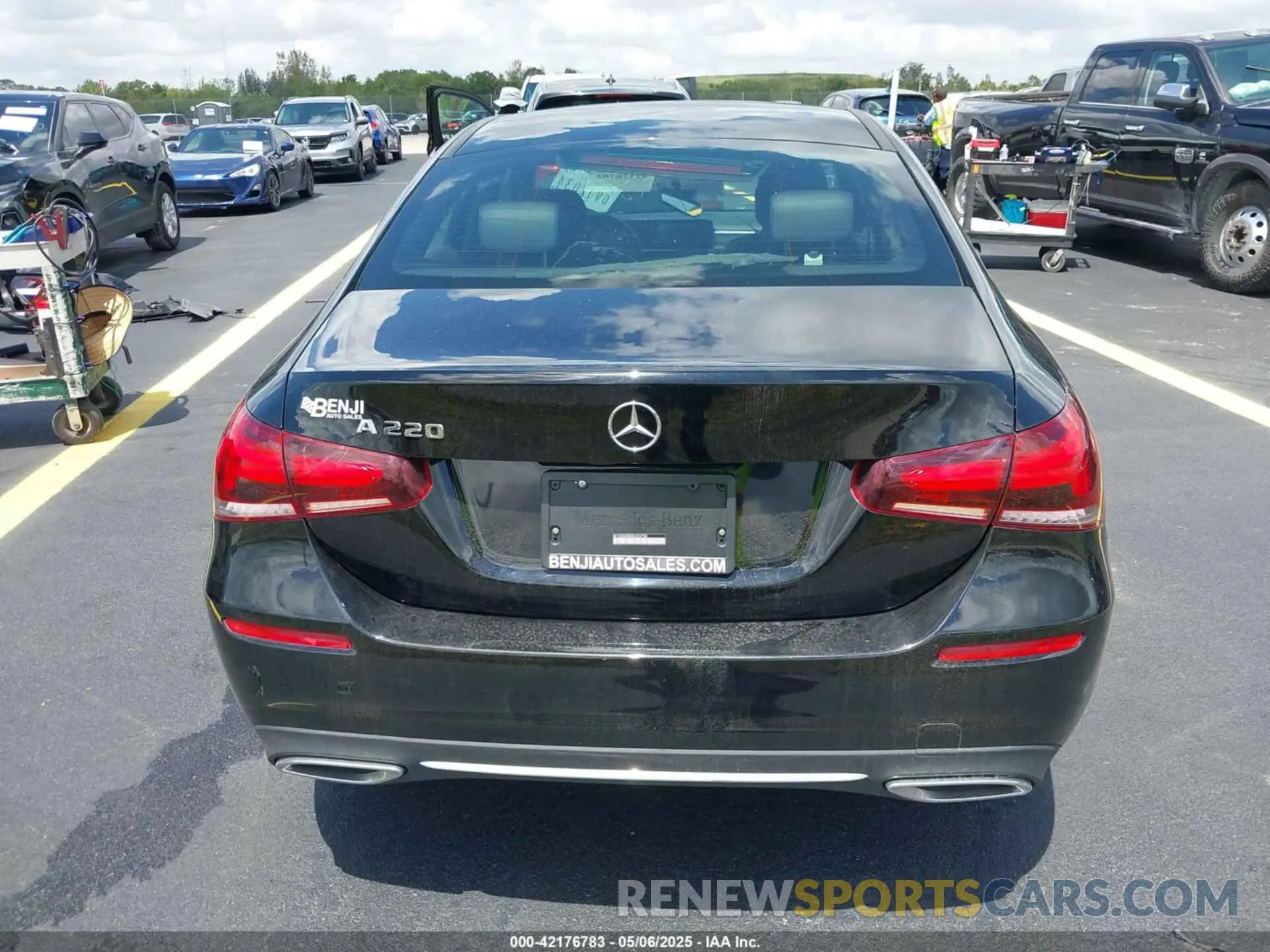 16 Photograph of a damaged car W1K3G4EB0NJ356708 MERCEDES-BENZ A 220 2022