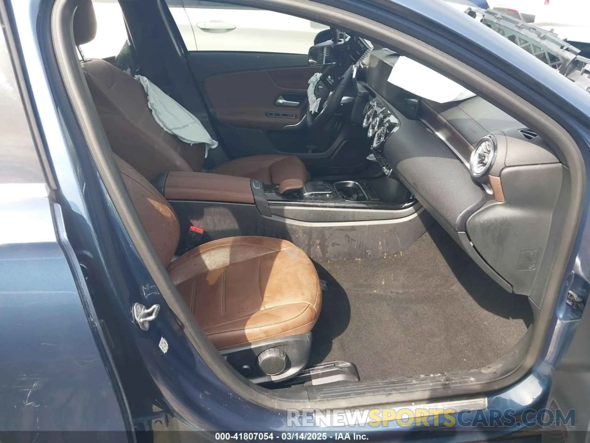 5 Photograph of a damaged car W1K3G4EB5NJ355604 MERCEDES-BENZ A 220 2022