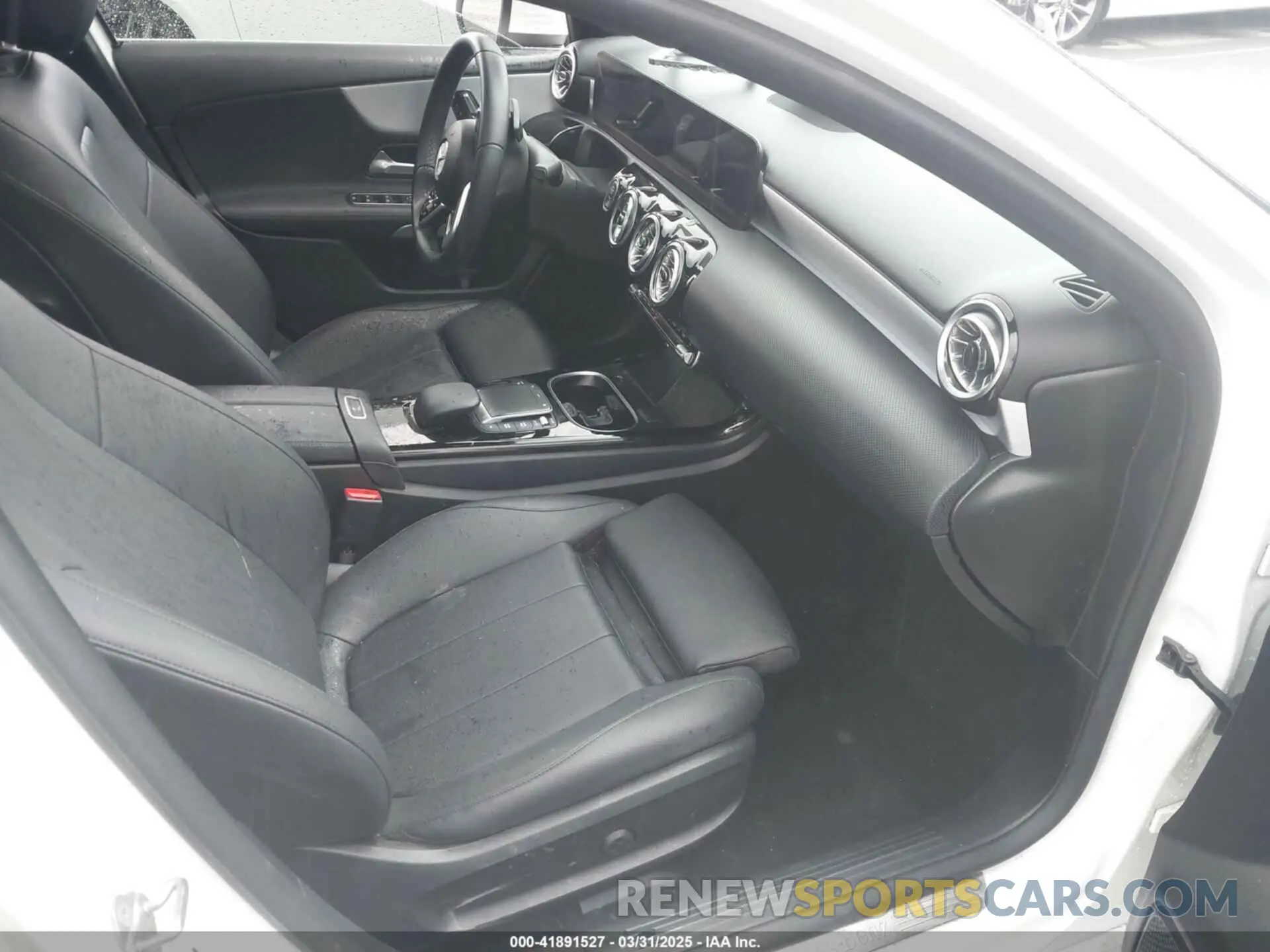 5 Photograph of a damaged car W1K3G4EB7NJ328176 MERCEDES-BENZ A 220 2022