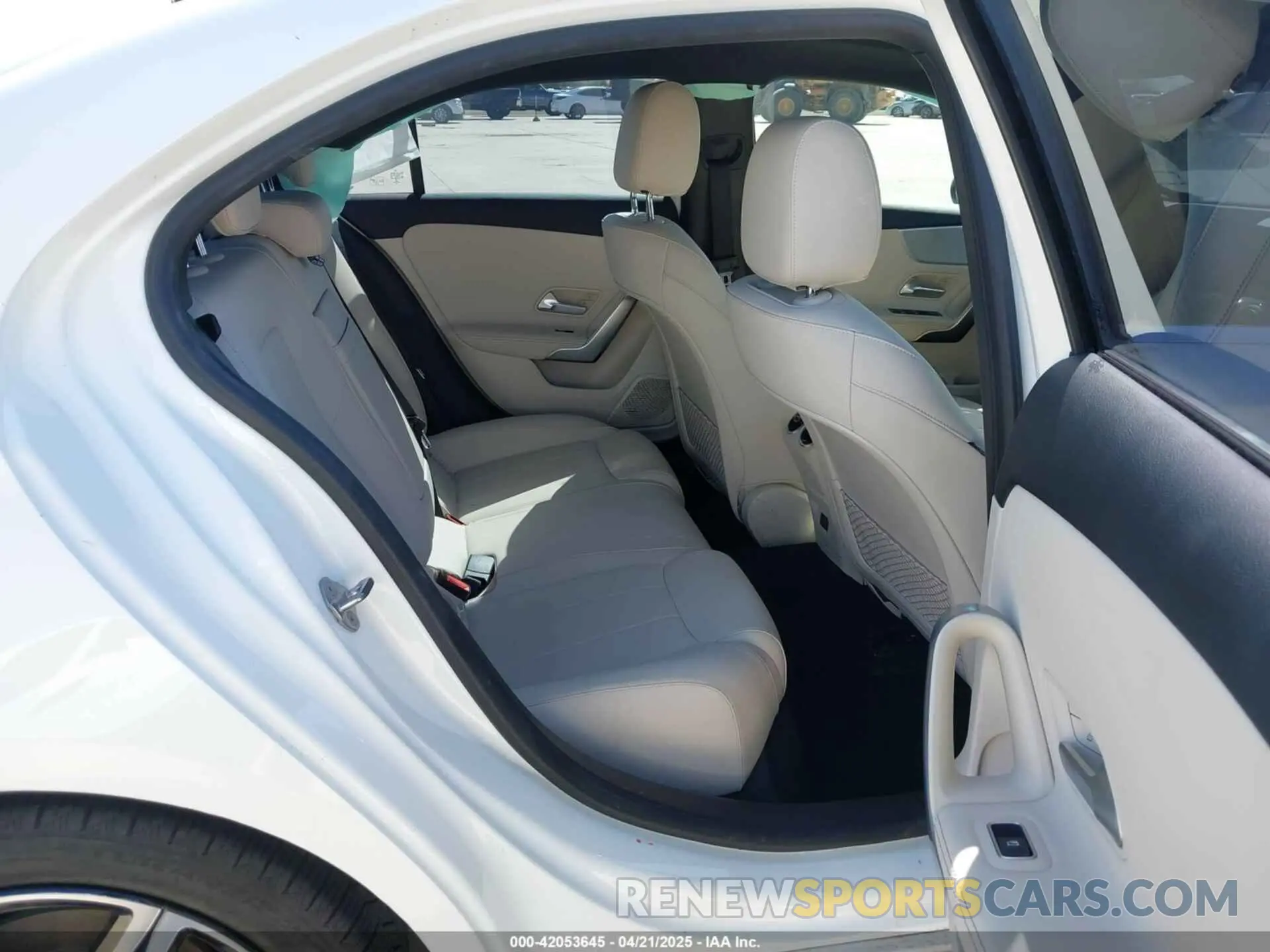 8 Photograph of a damaged car W1K3G4EB7NJ336777 MERCEDES-BENZ A 220 2022