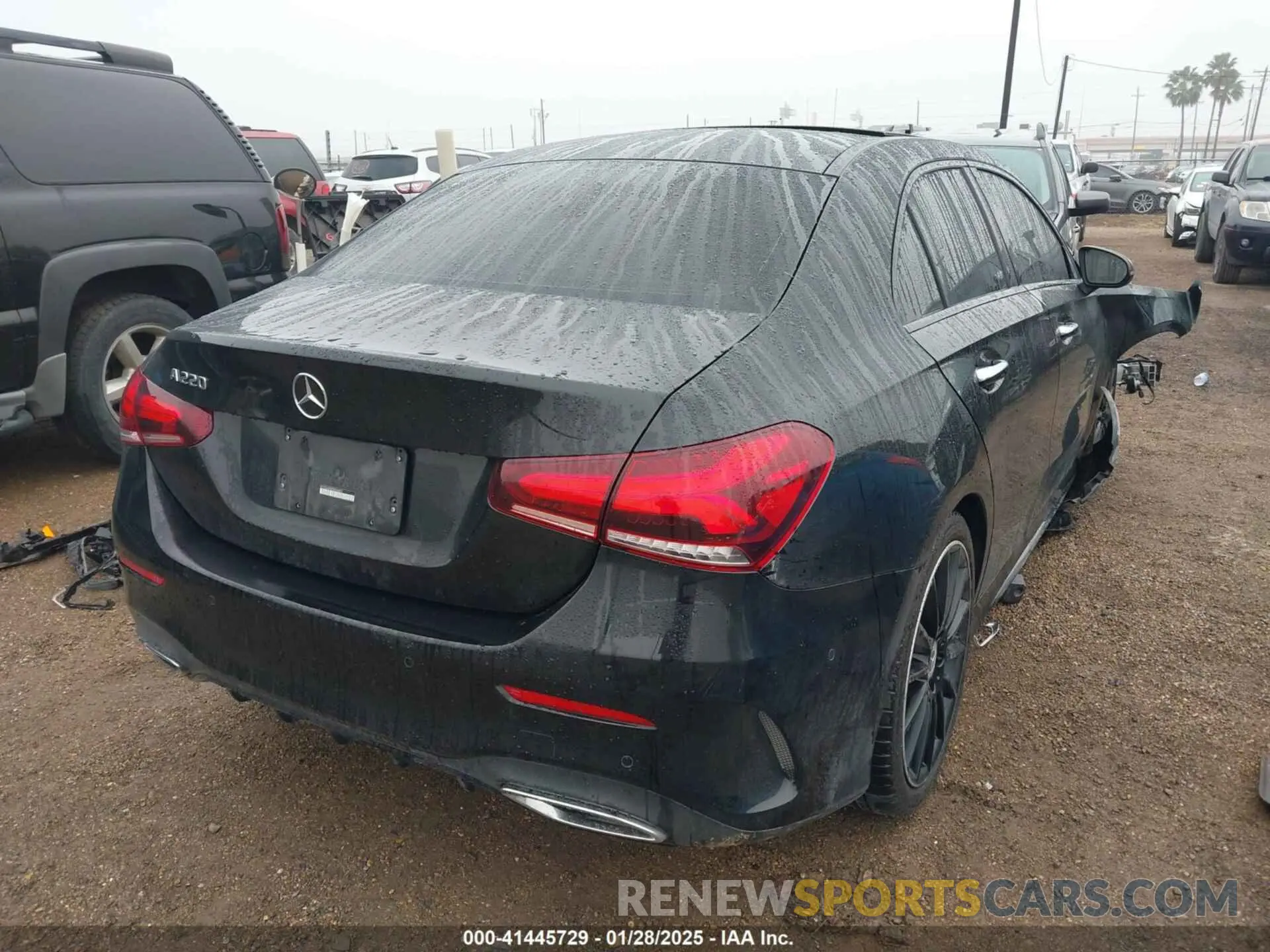 4 Photograph of a damaged car W1K3G4EBXNJ366825 MERCEDES-BENZ A 220 2022