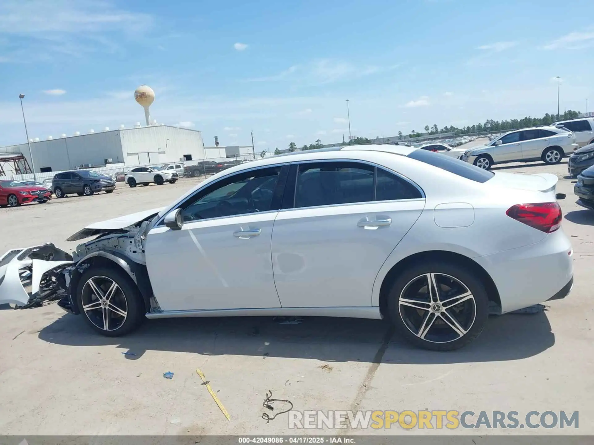 14 Photograph of a damaged car W1K3G4FB2NJ357146 MERCEDES-BENZ A 220 2022