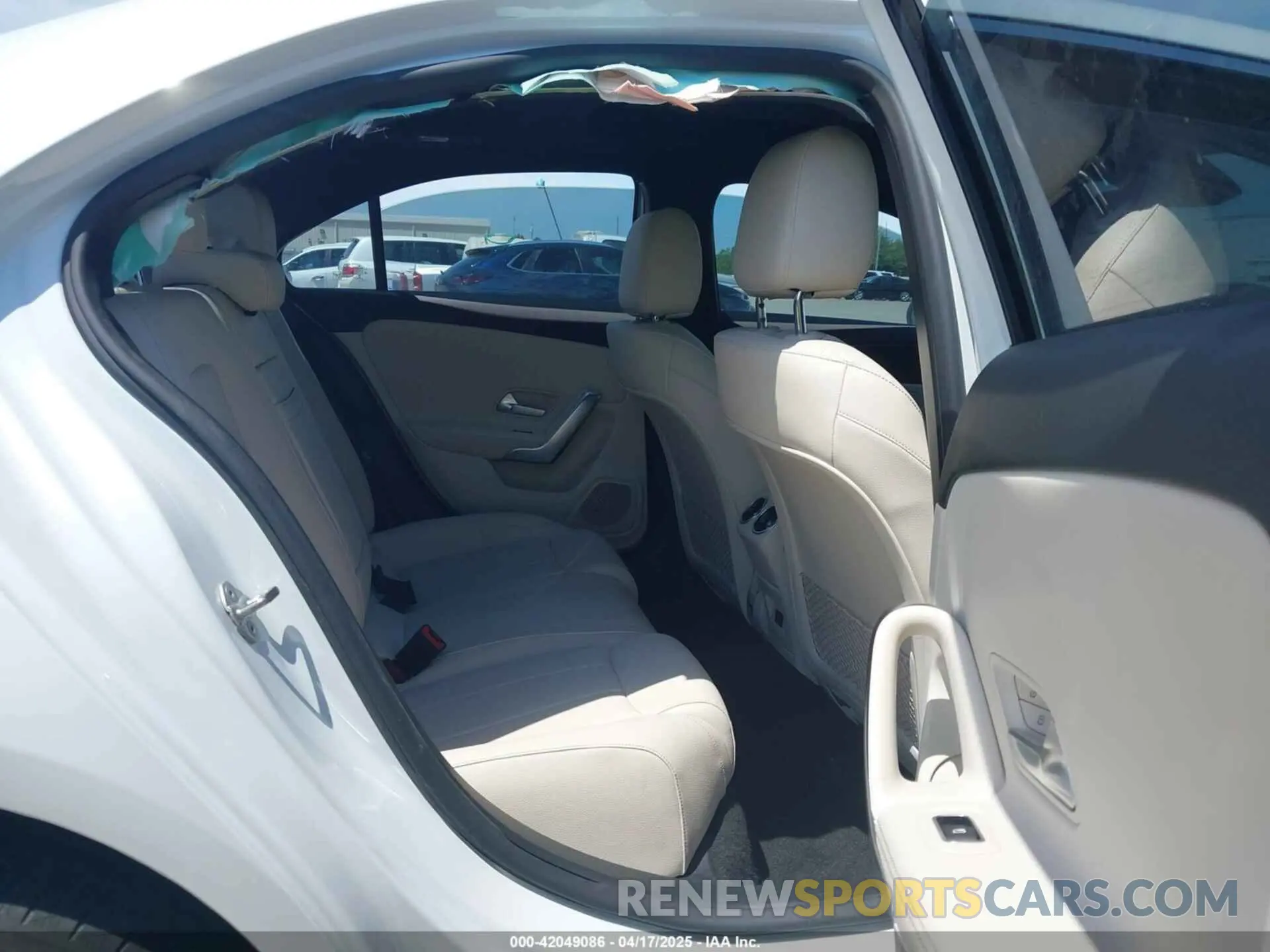 8 Photograph of a damaged car W1K3G4FB2NJ357146 MERCEDES-BENZ A 220 2022