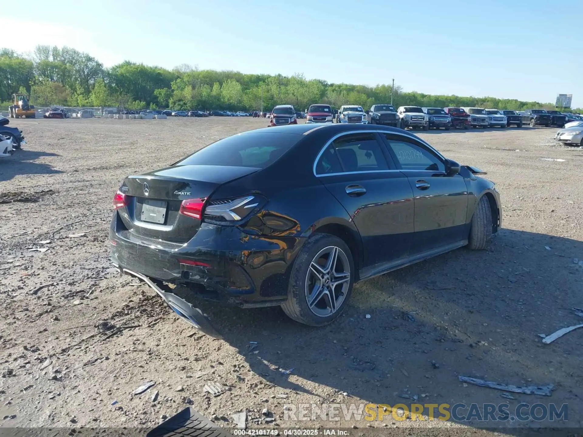 4 Photograph of a damaged car W1K3G4FB4NJ367693 MERCEDES-BENZ A 220 2022