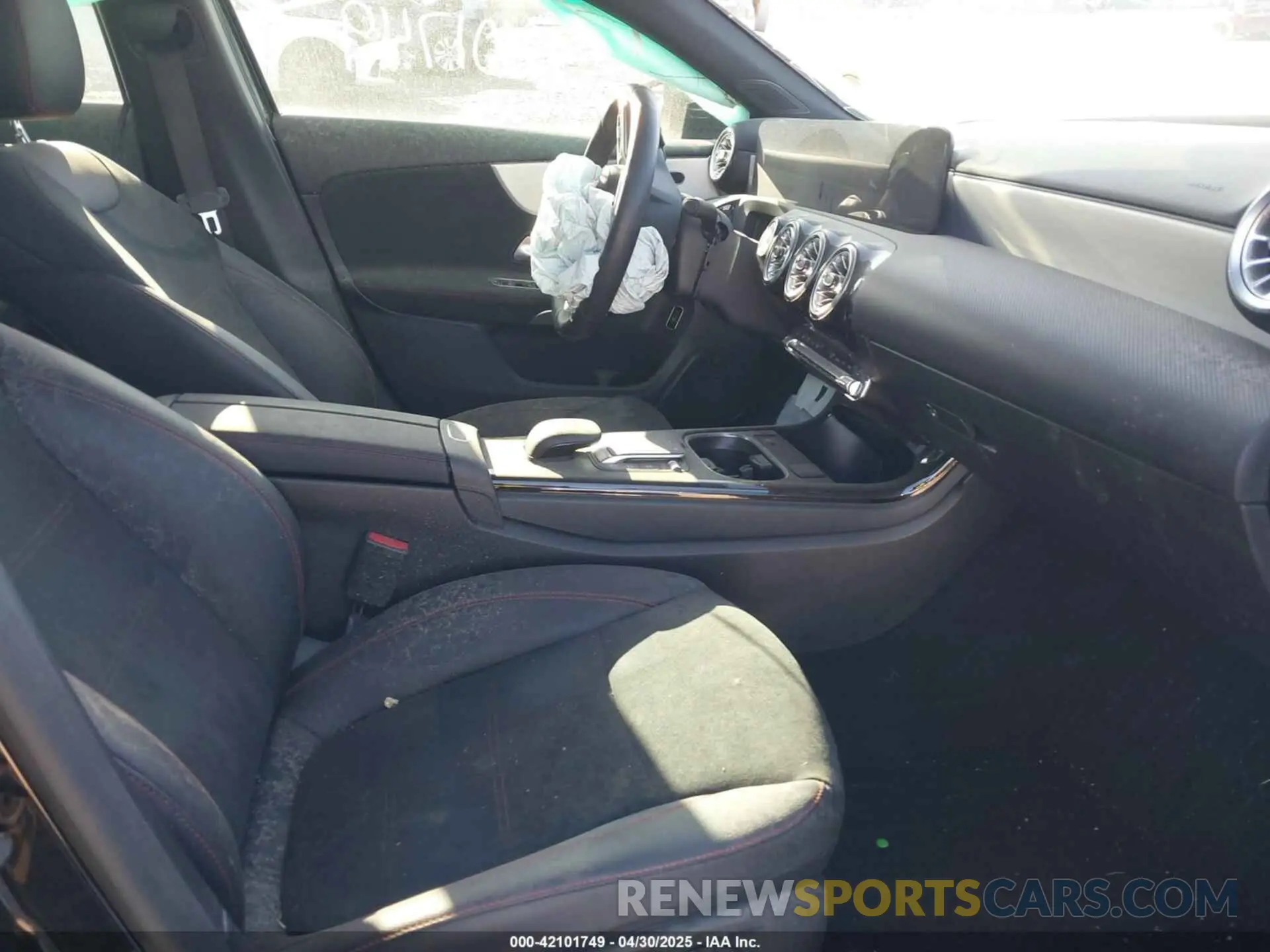 5 Photograph of a damaged car W1K3G4FB4NJ367693 MERCEDES-BENZ A 220 2022