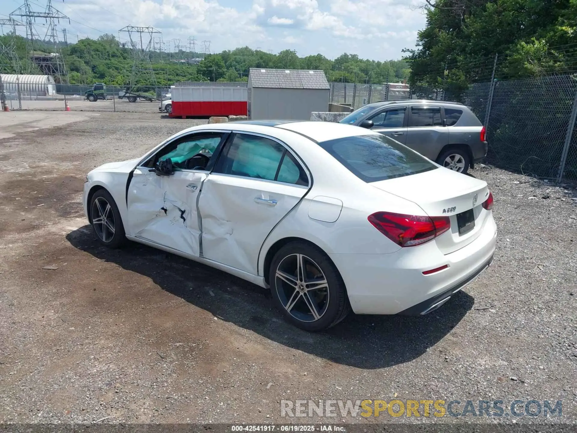 3 Photograph of a damaged car W1K3G4FB6NJ360938 MERCEDES-BENZ A 220 2022