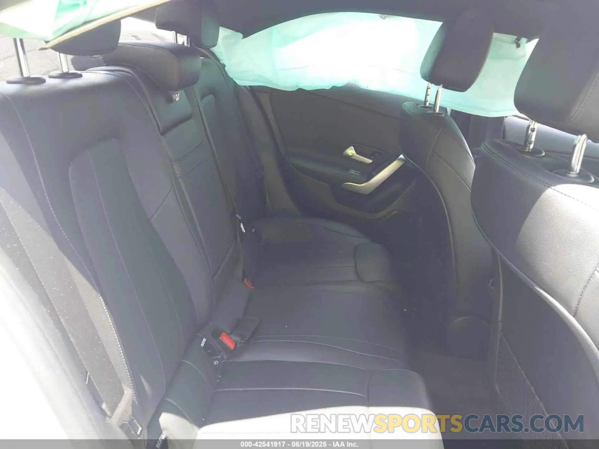 8 Photograph of a damaged car W1K3G4FB6NJ360938 MERCEDES-BENZ A 220 2022