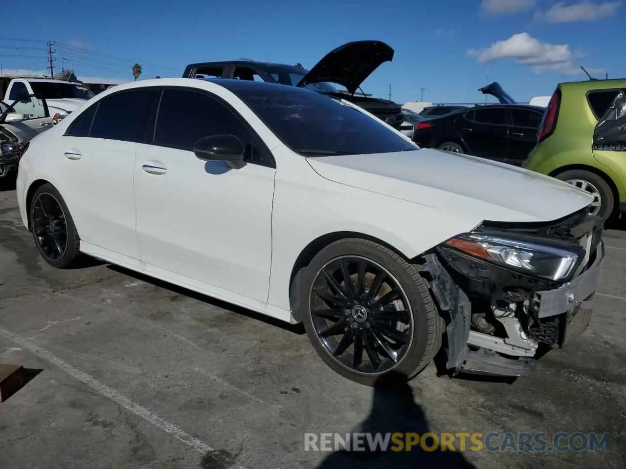 4 Photograph of a damaged car WDD3G4EB0KW022029 MERCEDES-BENZ A-CLASS 2019