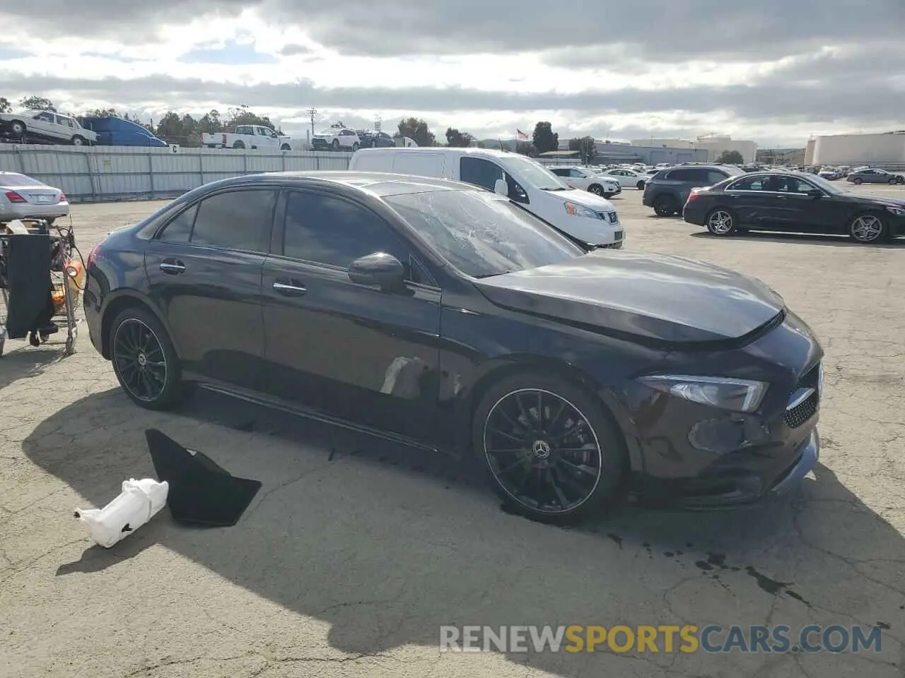 4 Photograph of a damaged car WDD3G4EB0KW025318 MERCEDES-BENZ A-CLASS 2019