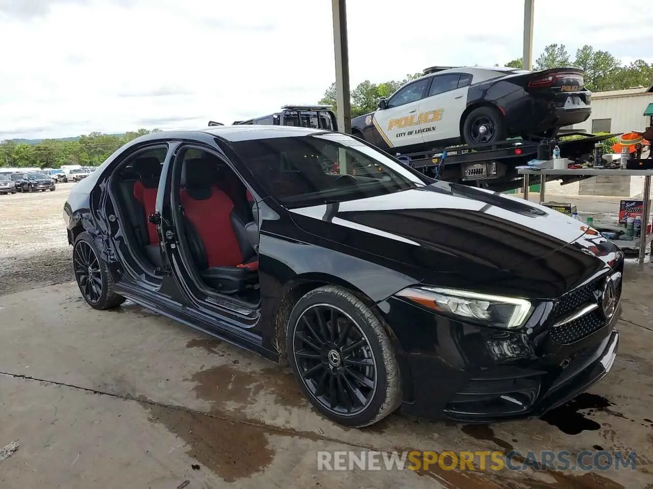 4 Photograph of a damaged car WDD3G4EB0KW027635 MERCEDES-BENZ A-CLASS 2019