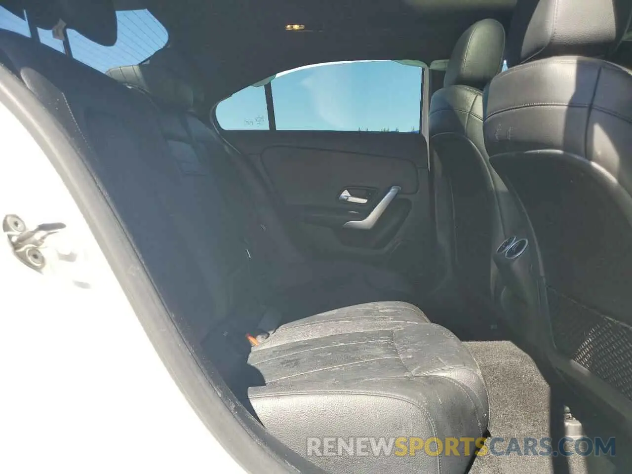 10 Photograph of a damaged car WDD3G4EB2KW000470 MERCEDES-BENZ A-CLASS 2019