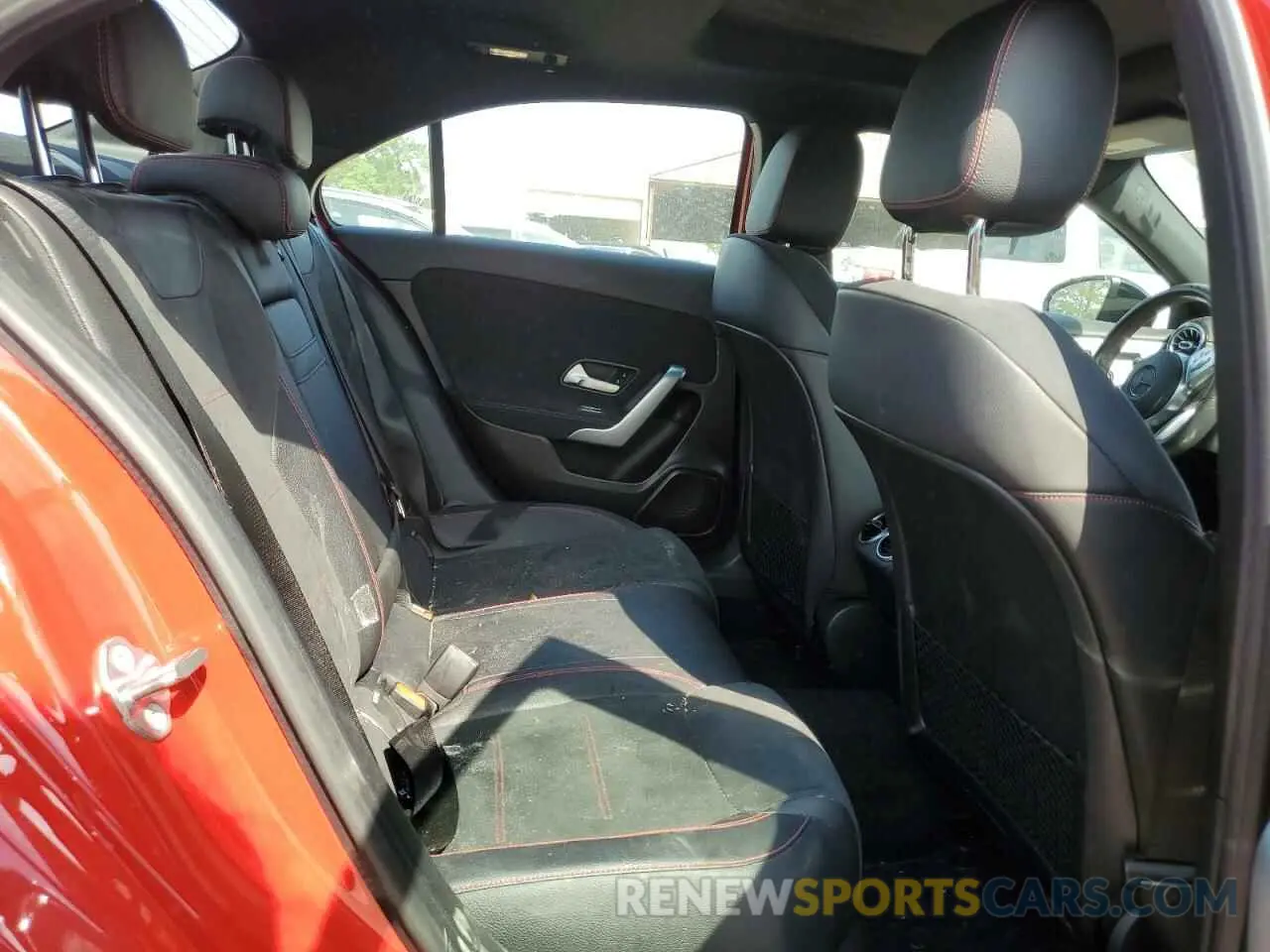 10 Photograph of a damaged car WDD3G4EB2KW015955 MERCEDES-BENZ A-CLASS 2019