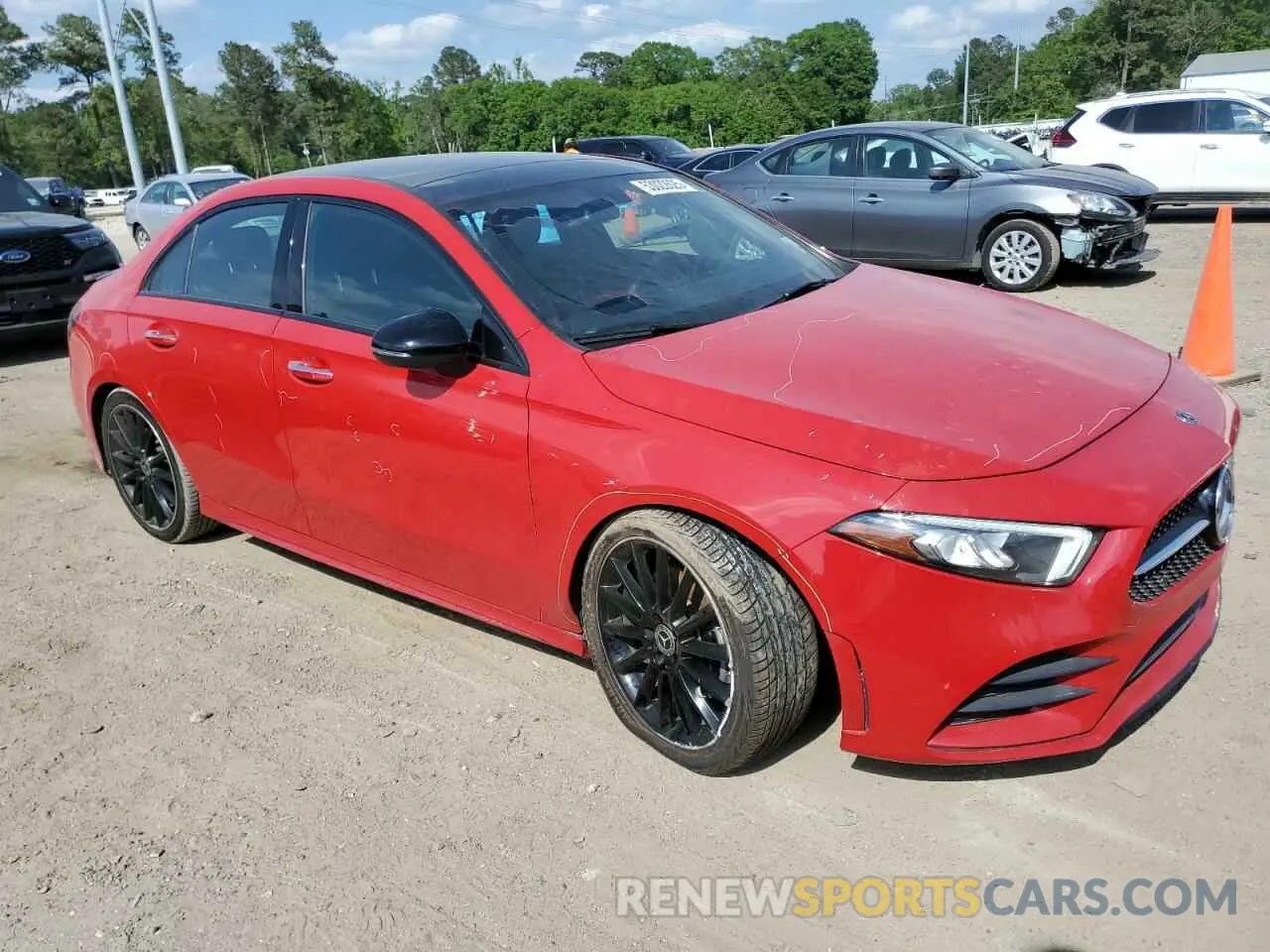 4 Photograph of a damaged car WDD3G4EB2KW015955 MERCEDES-BENZ A-CLASS 2019