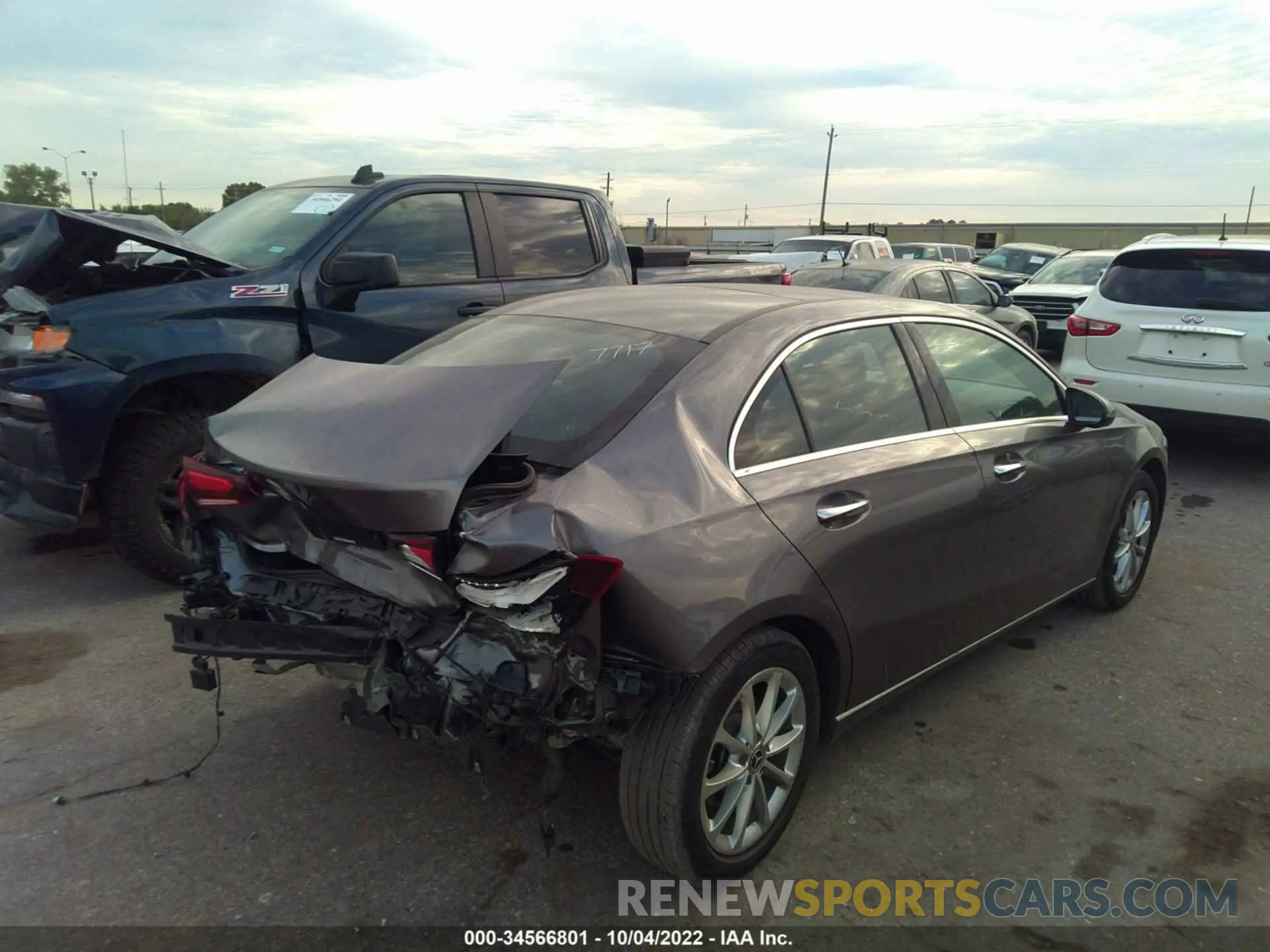 4 Photograph of a damaged car WDD3G4EB2KW027717 MERCEDES-BENZ A-CLASS 2019