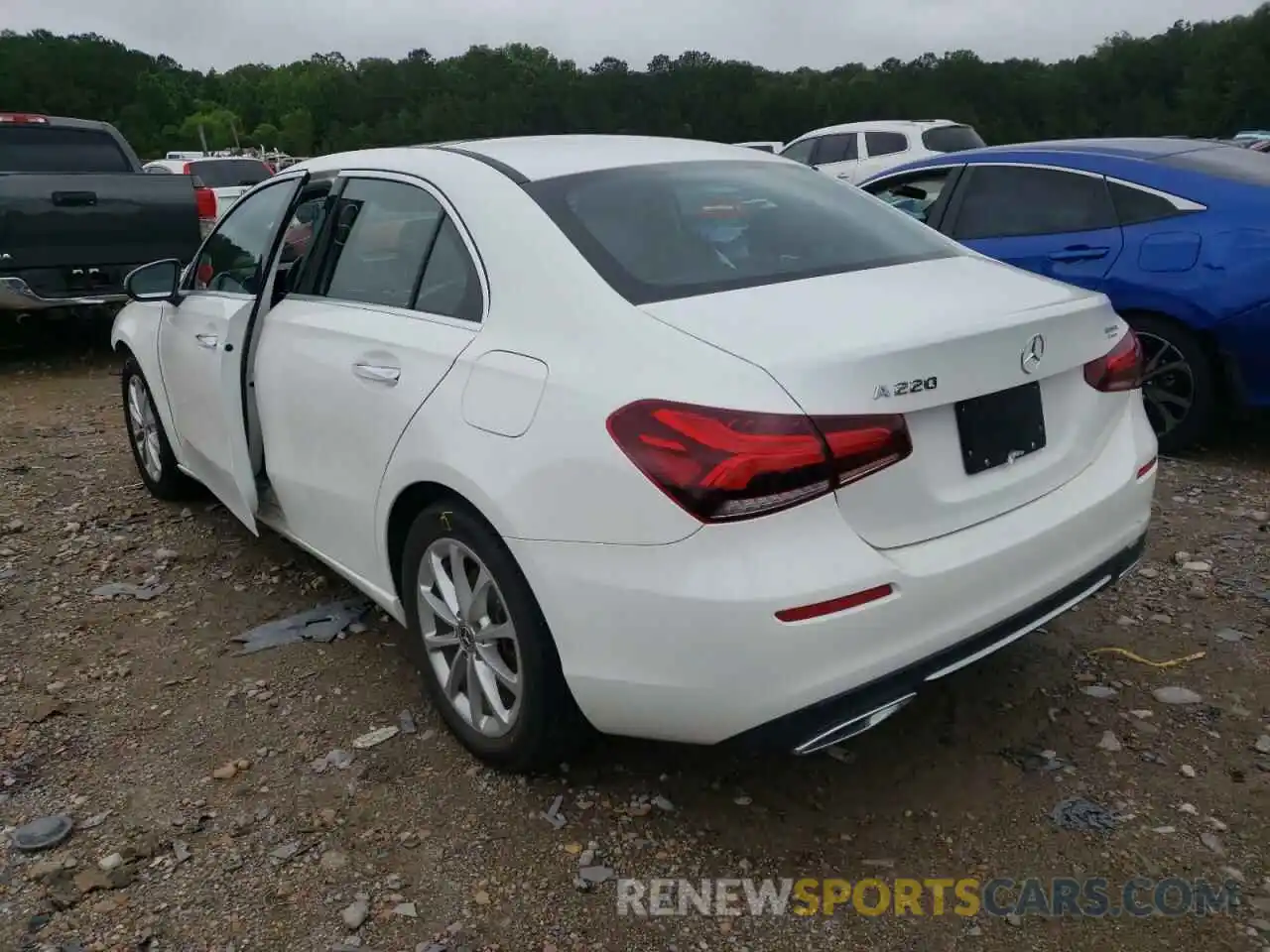 3 Photograph of a damaged car WDD3G4EB4KW002320 MERCEDES-BENZ A-CLASS 2019