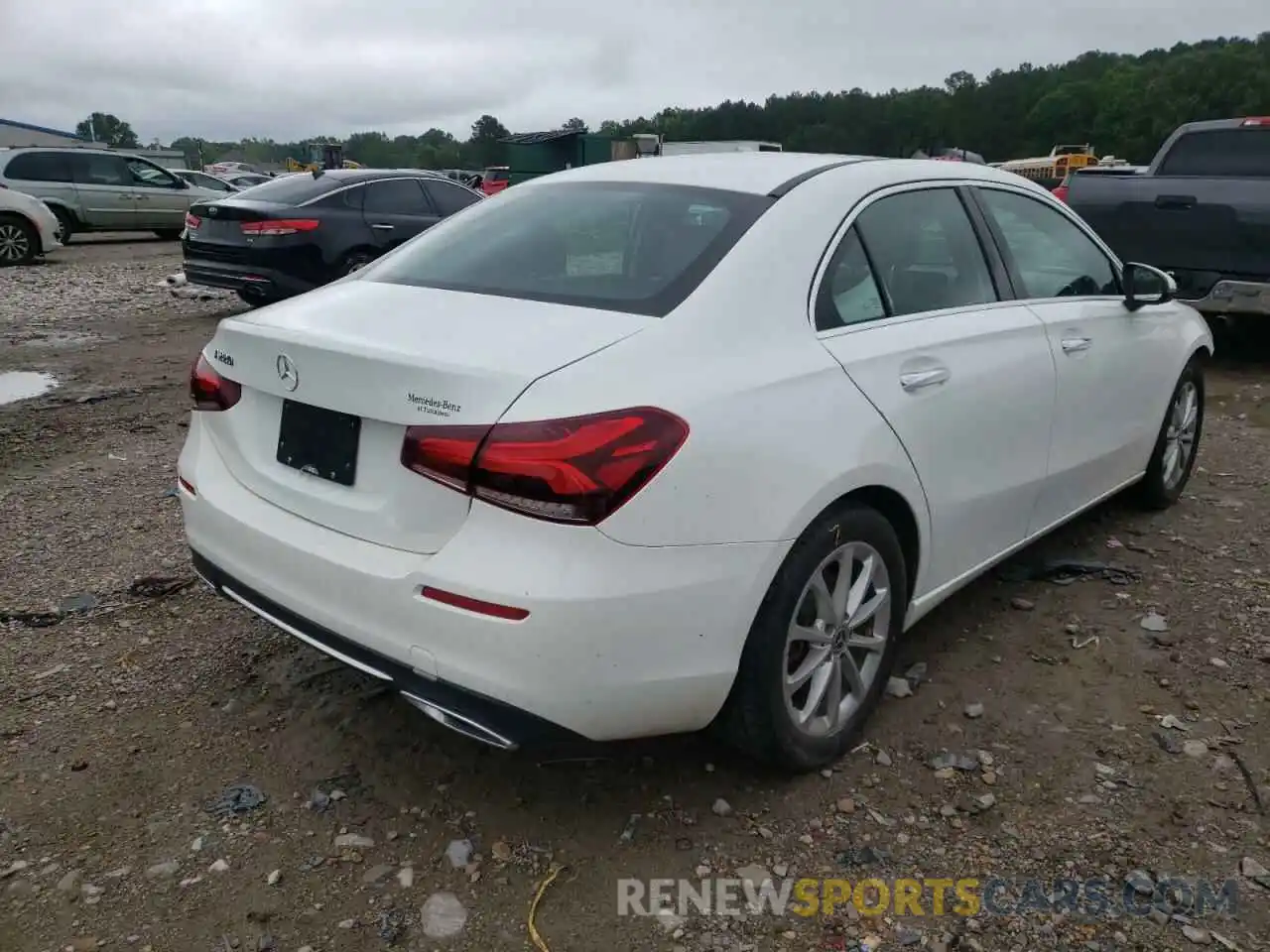 4 Photograph of a damaged car WDD3G4EB4KW002320 MERCEDES-BENZ A-CLASS 2019